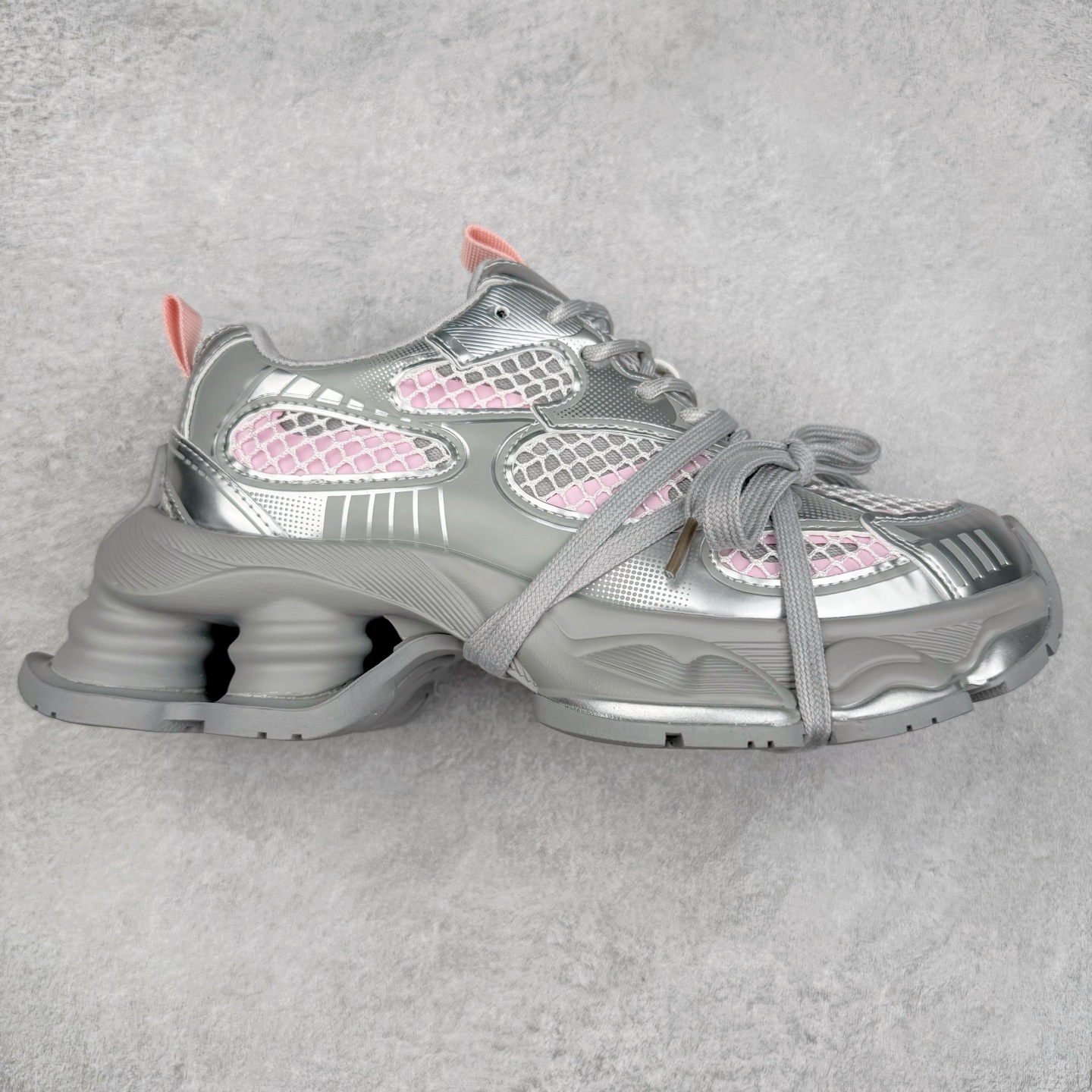 GG-CC 林允同款 5CM厚底增高 星河粒子 银白色 银角大王 月牙底绑带镂空老爹鞋 春日踏青舒适度和少女感GGCC 德训鞋界的白月光🌙 银白配色好温柔 镂空鞋面/侧边绑带/三层组合月牙底 柔软有弹性的月牙底和增加舒适度显腿长的5cm内增高 长时间走路和站立都不累脚舒适度和少女感 尺码：35 36 37 38 39 40-选品中心