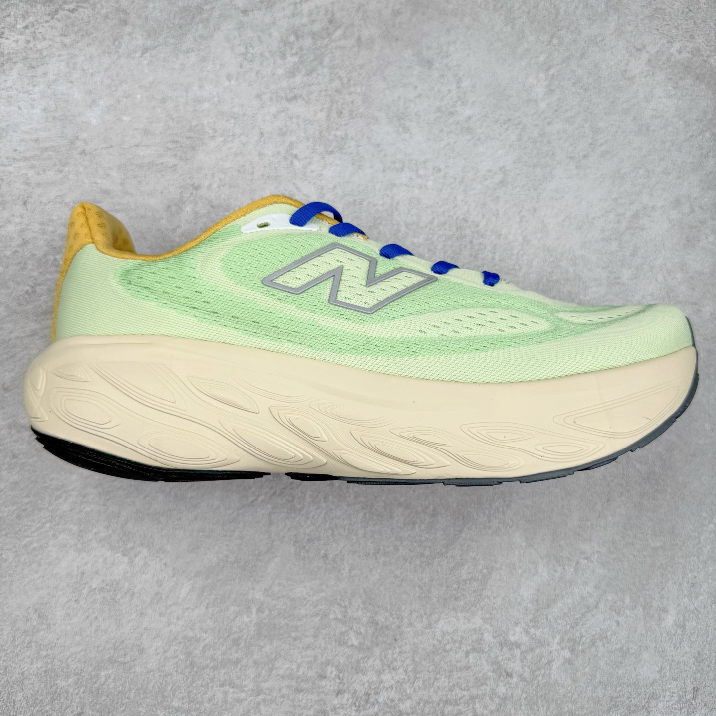 New Balance Fresh Foam X Trail More v3 新百伦NB莫尔V3系列低帮轻量化厚底户外越野休闲运动慢跑鞋 MTMORNGR 无论是越野训练跑还是享受自然美景 New Balance Fresh Foam X Trail More v3 都能确保双脚凉爽舒适 获得缓震支撑 这款越野跑鞋採用透气的合成/网眼鞋面 加上双层 Fresh Foam X 中底实现绝佳舒适著感 搭载鞋头防护科技与 All Terrain 系列最厚鞋底 可防止碎石跑入鞋内 让你尽情探索不受限 尺码：36 37 37.5 38 38.5 39.5 40 40.5 41.5 42 42.5 43 44 44.5 45-选品中心