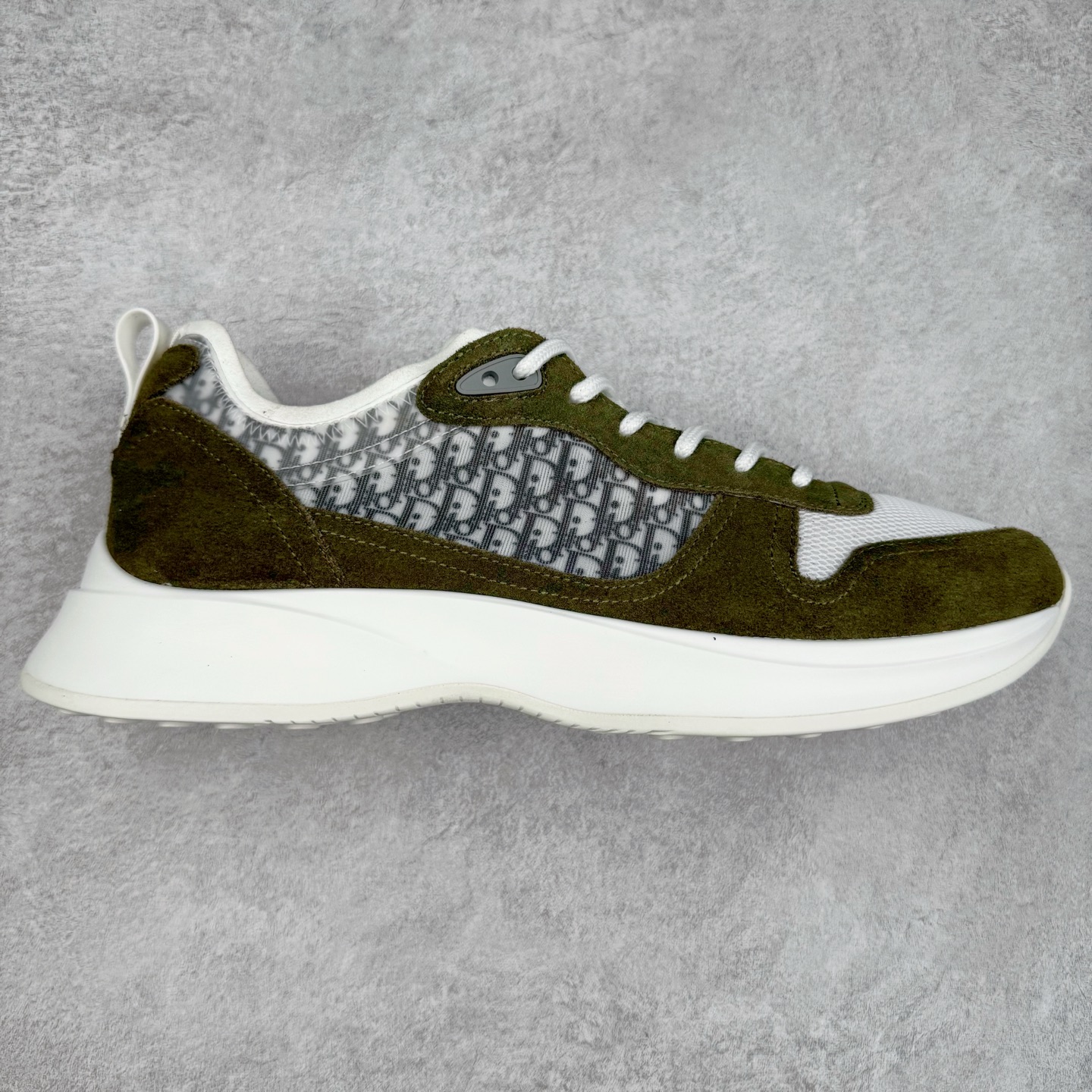 ＃GD广顶 DIOR迪奥 B25 Runner 织物系带防滑低帮生活休闲鞋 结合运动版型与 Dior 优雅的经典标识。采用迪奥灰和白色光滑牛皮革精心制作，饰以经典的米色和黑色 Oblique 印花提升格调。搭配白色纹理橡胶鞋底，可为各式休闲造型增添经典气质，更显精致 配送专柜精美包装，面料采用原版定制牛皮+Oblique 印花布 定制进口超细纤维 增高3.5CM 尺码：40 41 42 43 44 45 46-选品中心