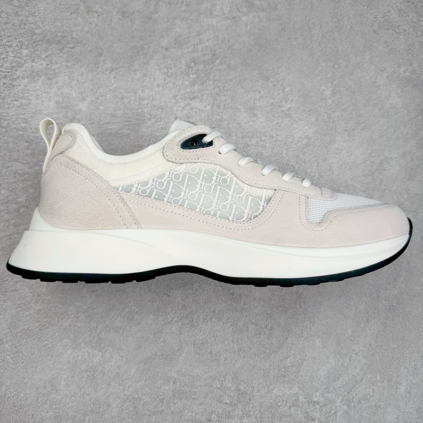 ＃GD广顶 DIOR迪奥 B25 Runner 织物系带防滑低帮生活休闲鞋 结合运动版型与 Dior 优雅的经典标识。采用迪奥灰和白色光滑牛皮革精心制作，饰以经典的米色和黑色 Oblique 印花提升格调。搭配白色纹理橡胶鞋底，可为各式休闲造型增添经典气质，更显精致 配送专柜精美包装，面料采用原版定制牛皮+Oblique 印花布 定制进口超细纤维 增高3.5CM 尺码：40 41 42 43 44 45 46-选品中心