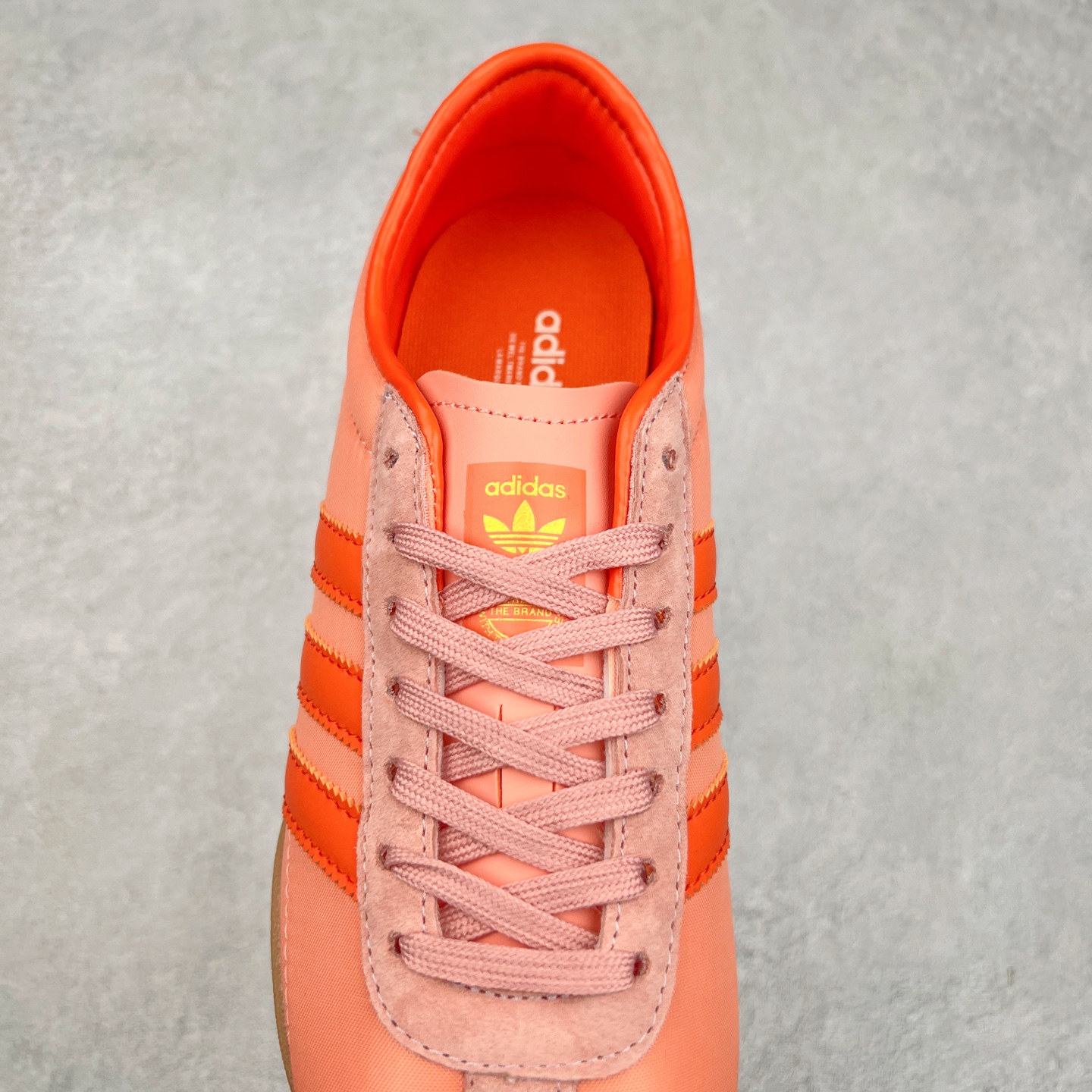 图片[5]-AD Originals Tokyo 东京限定系列复古百搭薄底德训风低帮休闲运动T头鞋 JI3297 ORIGINALS 挖掘复古运动基因，文 将经典与现代完美融合，推出薄底鞋系列，引起潮流趋势。此次COSTS带来的是ADIDAS ORIGINALS TOKYO系列黑白两款百搭配色，鞋款鞋面舒适贴合脚面， 同时采用柔软材质，穿着轻便舒适；中底缓震性能，鞋底有一定弹性，日常穿搭舒适且防滑。尺码：35⅔ 36 36⅔ 37⅓ 38 38⅔ 39⅓ 40 40⅔ 41⅓ 42 42⅔ 43⅓ 44 45-选品中心