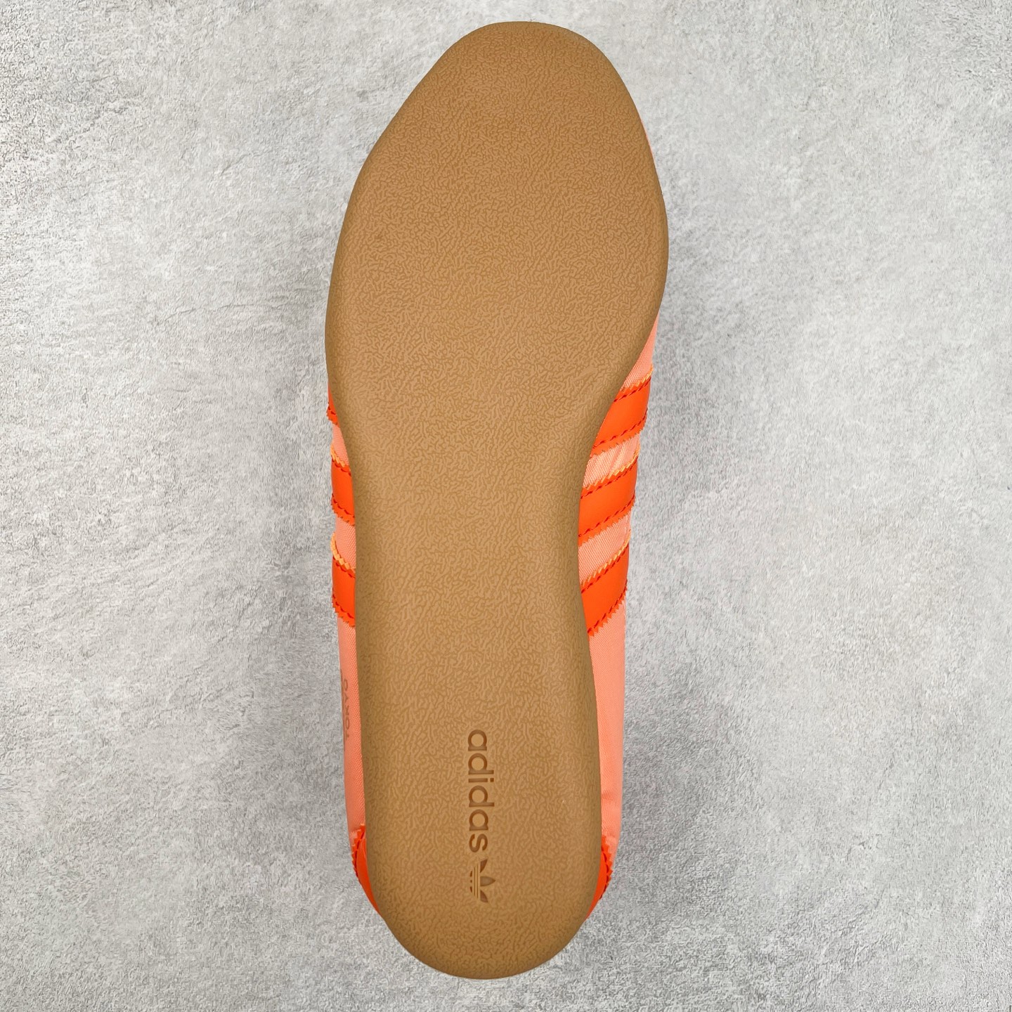 图片[9]-AD Originals Tokyo 东京限定系列复古百搭薄底德训风低帮休闲运动T头鞋 JI3297 ORIGINALS 挖掘复古运动基因，文 将经典与现代完美融合，推出薄底鞋系列，引起潮流趋势。此次COSTS带来的是ADIDAS ORIGINALS TOKYO系列黑白两款百搭配色，鞋款鞋面舒适贴合脚面， 同时采用柔软材质，穿着轻便舒适；中底缓震性能，鞋底有一定弹性，日常穿搭舒适且防滑。尺码：35⅔ 36 36⅔ 37⅓ 38 38⅔ 39⅓ 40 40⅔ 41⅓ 42 42⅔ 43⅓ 44 45-选品中心