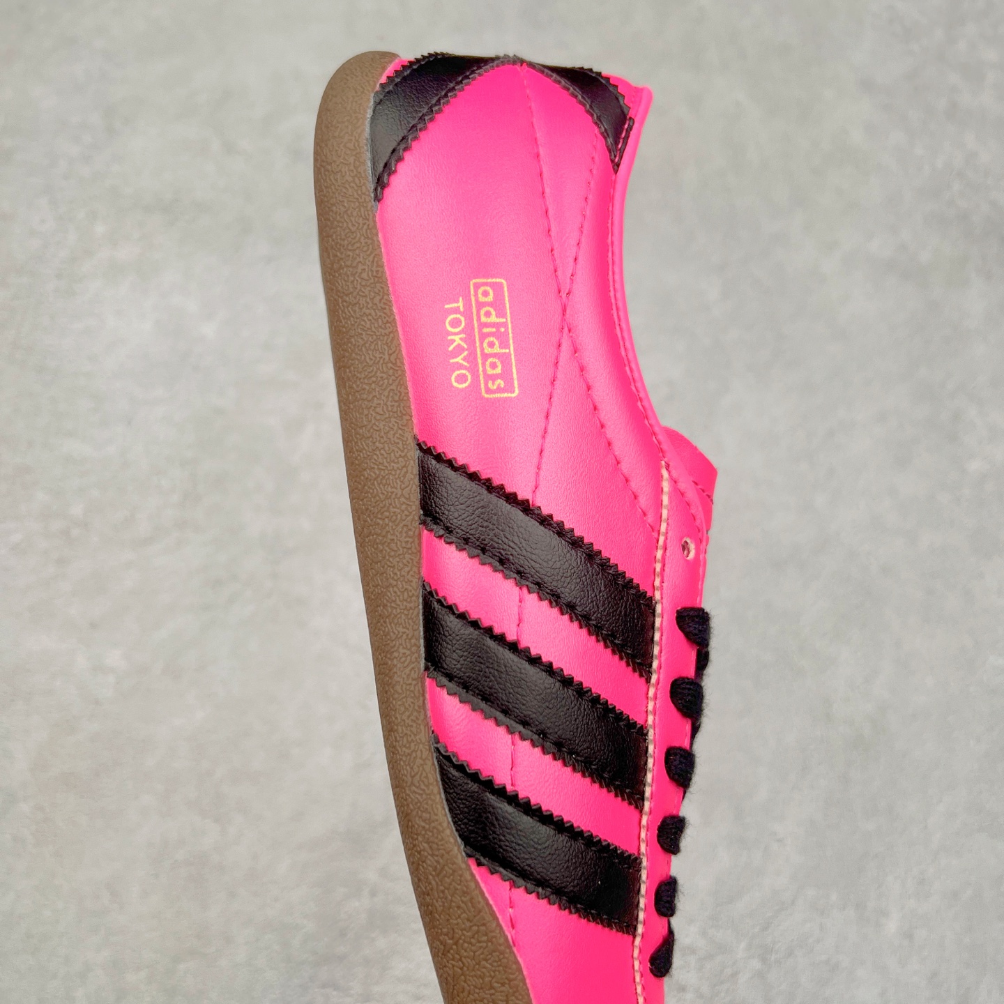 图片[6]-AD Originals Tokyo 东京限定系列复古百搭薄底德训风低帮休闲运动T头鞋 JQ3025 ORIGINALS 挖掘复古运动基因，文 将经典与现代完美融合，推出薄底鞋系列，引起潮流趋势。此次COSTS带来的是ADIDAS ORIGINALS TOKYO系列黑白两款百搭配色，鞋款鞋面舒适贴合脚面， 同时采用柔软材质，穿着轻便舒适；中底缓震性能，鞋底有一定弹性，日常穿搭舒适且防滑。尺码：35⅔ 36 36⅔ 37⅓ 38 38⅔ 39⅓ 40 40⅔ 41⅓ 42 42⅔ 43⅓ 44 45-选品中心