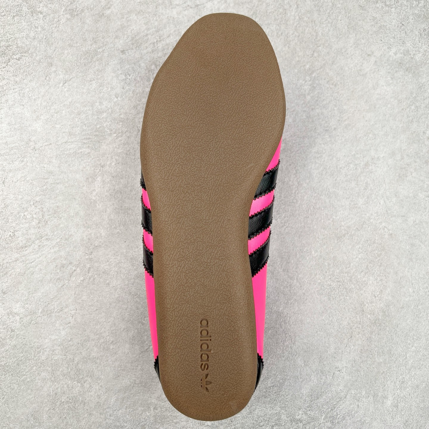 图片[9]-AD Originals Tokyo 东京限定系列复古百搭薄底德训风低帮休闲运动T头鞋 JQ3025 ORIGINALS 挖掘复古运动基因，文 将经典与现代完美融合，推出薄底鞋系列，引起潮流趋势。此次COSTS带来的是ADIDAS ORIGINALS TOKYO系列黑白两款百搭配色，鞋款鞋面舒适贴合脚面， 同时采用柔软材质，穿着轻便舒适；中底缓震性能，鞋底有一定弹性，日常穿搭舒适且防滑。尺码：35⅔ 36 36⅔ 37⅓ 38 38⅔ 39⅓ 40 40⅔ 41⅓ 42 42⅔ 43⅓ 44 45-选品中心