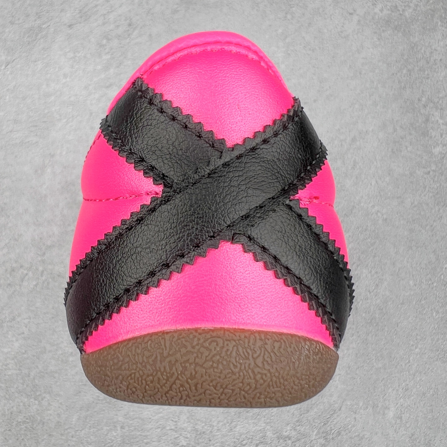 图片[8]-AD Originals Tokyo 东京限定系列复古百搭薄底德训风低帮休闲运动T头鞋 JQ3025 ORIGINALS 挖掘复古运动基因，文 将经典与现代完美融合，推出薄底鞋系列，引起潮流趋势。此次COSTS带来的是ADIDAS ORIGINALS TOKYO系列黑白两款百搭配色，鞋款鞋面舒适贴合脚面， 同时采用柔软材质，穿着轻便舒适；中底缓震性能，鞋底有一定弹性，日常穿搭舒适且防滑。尺码：35⅔ 36 36⅔ 37⅓ 38 38⅔ 39⅓ 40 40⅔ 41⅓ 42 42⅔ 43⅓ 44 45-选品中心