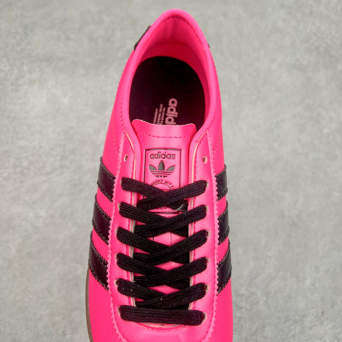 图片[5]-AD Originals Tokyo 东京限定系列复古百搭薄底德训风低帮休闲运动T头鞋 JQ3025 ORIGINALS 挖掘复古运动基因，文 将经典与现代完美融合，推出薄底鞋系列，引起潮流趋势。此次COSTS带来的是ADIDAS ORIGINALS TOKYO系列黑白两款百搭配色，鞋款鞋面舒适贴合脚面， 同时采用柔软材质，穿着轻便舒适；中底缓震性能，鞋底有一定弹性，日常穿搭舒适且防滑。尺码：35⅔ 36 36⅔ 37⅓ 38 38⅔ 39⅓ 40 40⅔ 41⅓ 42 42⅔ 43⅓ 44 45-选品中心