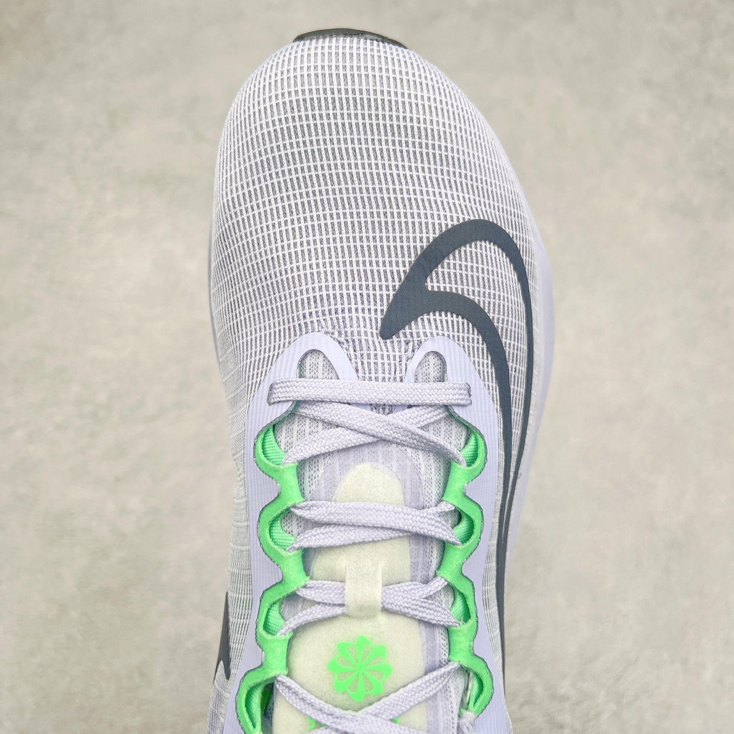 图片[4]-＃特价福利 NK Zoom Fly 5 飞行5代马拉松系列低帮透气休闲运动慢跑鞋 NK旗下跑鞋阵容持续迎来新成员 今回正式登场的鞋型为 Zoom Fly 5 全鞋大量采用回收材料制成 鞋面搭载创新 Flyknit 技术打造的编织网眼 同时考量了舒适、性能与可持续性 采用大型 ZoomX 中底与 Swoosh 徽标注入等变化 鞋侧还有「Push Limits + Break Barriers」字样叙述 尺码：36 36.5 37.5 38 38.5 39 40 40.5 41 42 42.5 43 44 44.5 45-选品中心