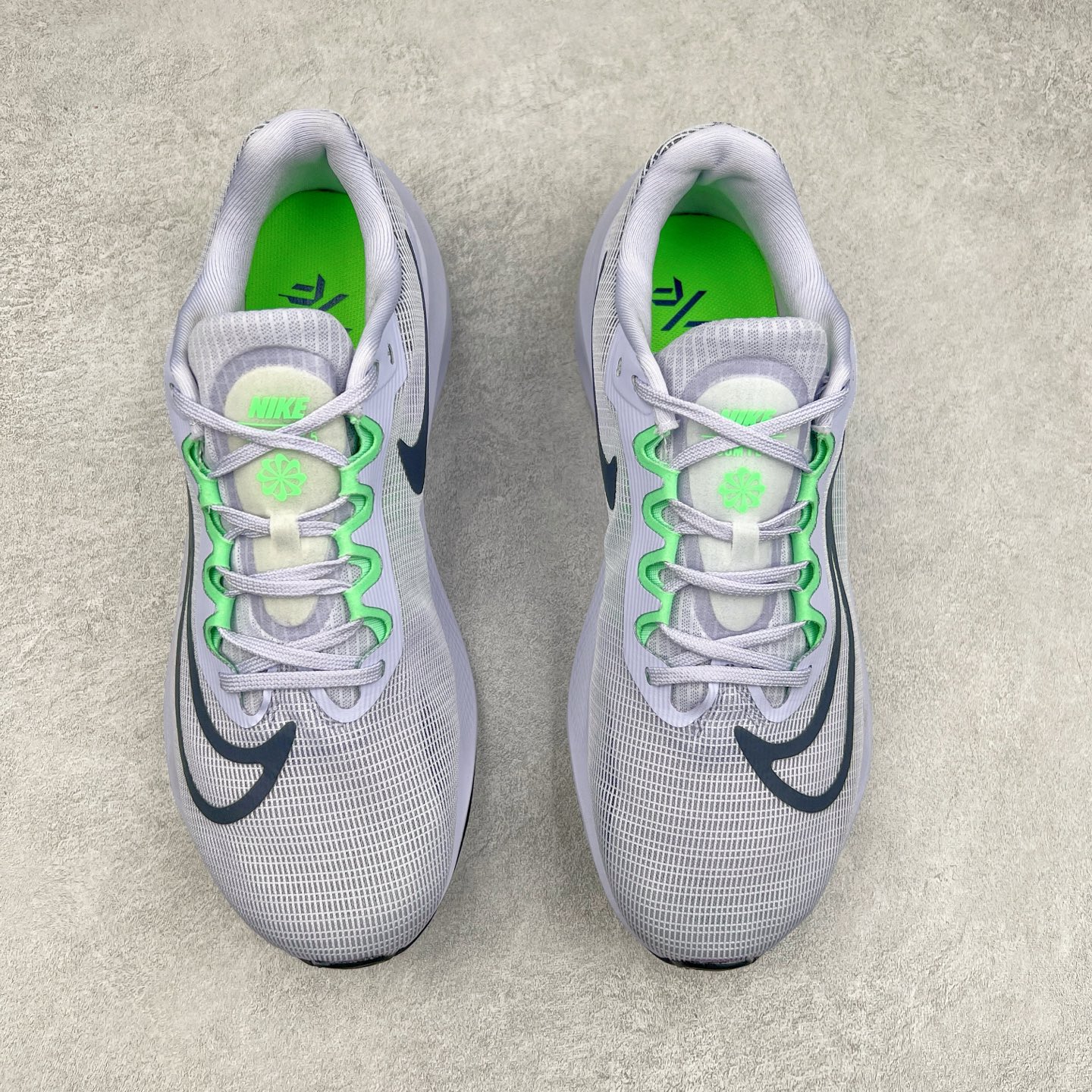 图片[2]-＃特价福利 NK Zoom Fly 5 飞行5代马拉松系列低帮透气休闲运动慢跑鞋 NK旗下跑鞋阵容持续迎来新成员 今回正式登场的鞋型为 Zoom Fly 5 全鞋大量采用回收材料制成 鞋面搭载创新 Flyknit 技术打造的编织网眼 同时考量了舒适、性能与可持续性 采用大型 ZoomX 中底与 Swoosh 徽标注入等变化 鞋侧还有「Push Limits + Break Barriers」字样叙述 尺码：36 36.5 37.5 38 38.5 39 40 40.5 41 42 42.5 43 44 44.5 45-选品中心