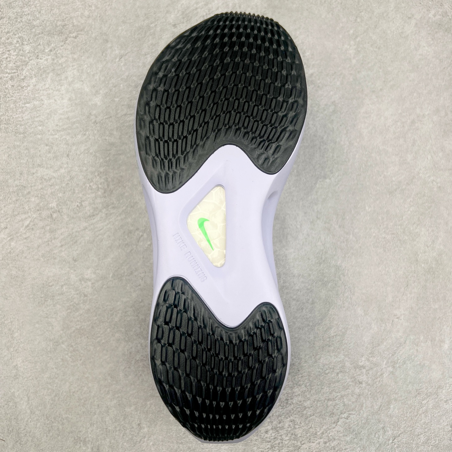 图片[9]-＃特价福利 NK Zoom Fly 5 飞行5代马拉松系列低帮透气休闲运动慢跑鞋 NK旗下跑鞋阵容持续迎来新成员 今回正式登场的鞋型为 Zoom Fly 5 全鞋大量采用回收材料制成 鞋面搭载创新 Flyknit 技术打造的编织网眼 同时考量了舒适、性能与可持续性 采用大型 ZoomX 中底与 Swoosh 徽标注入等变化 鞋侧还有「Push Limits + Break Barriers」字样叙述 尺码：36 36.5 37.5 38 38.5 39 40 40.5 41 42 42.5 43 44 44.5 45-选品中心