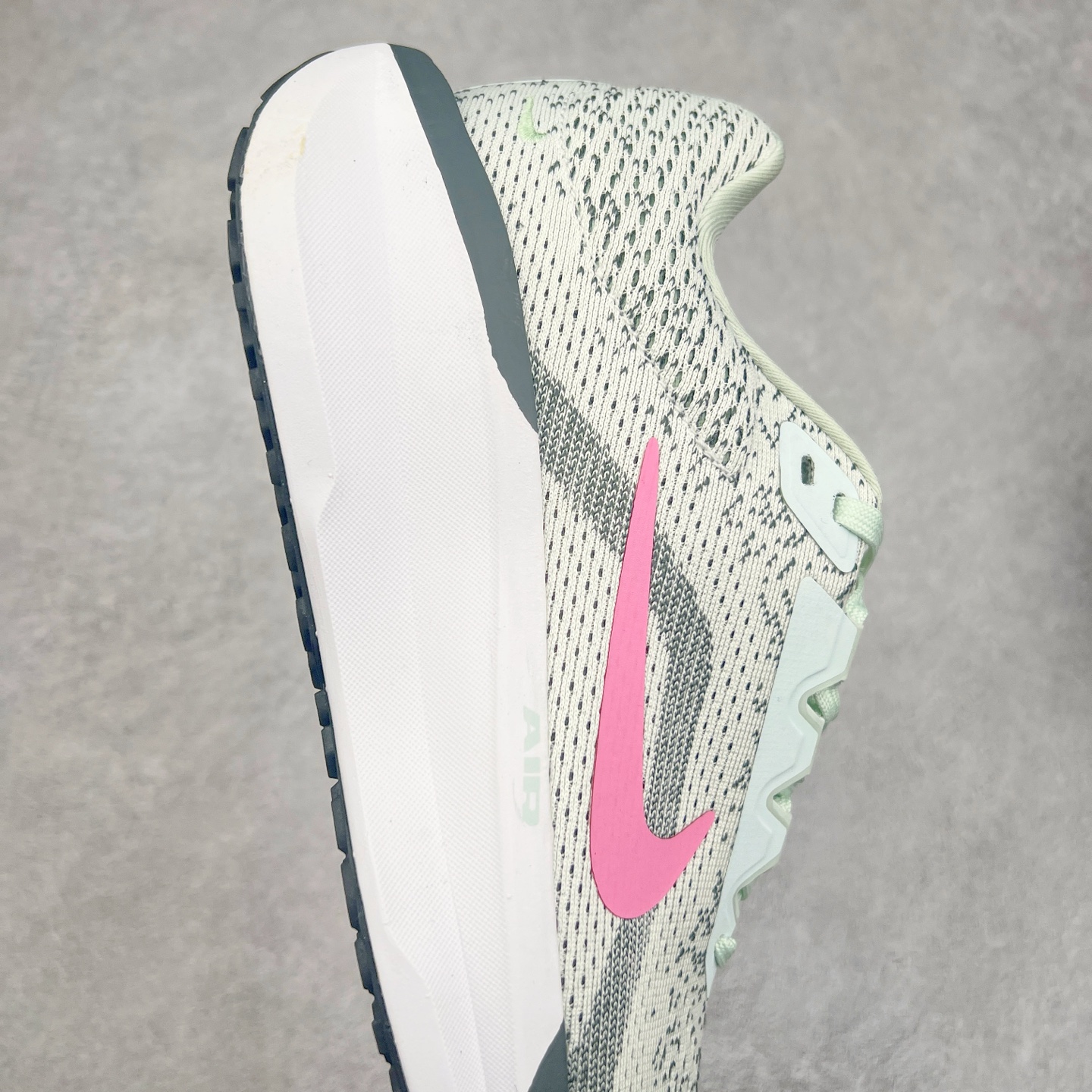 图片[6]-NK Winflo 11 舒适轻便低帮休闲跑步鞋 实拍调校N版已经零色差零失真 百分百还原实物色彩所见即所得 不存在货不对板色差等低级问题 选购参考实物拍摄 不混卖不参货 只用心做好货严格选品 承诺混一赔十 尺码：36 36.5 37.5 38 38.5 39 40 40.5 41 42 42.5 43 44 44.5 45-选品中心