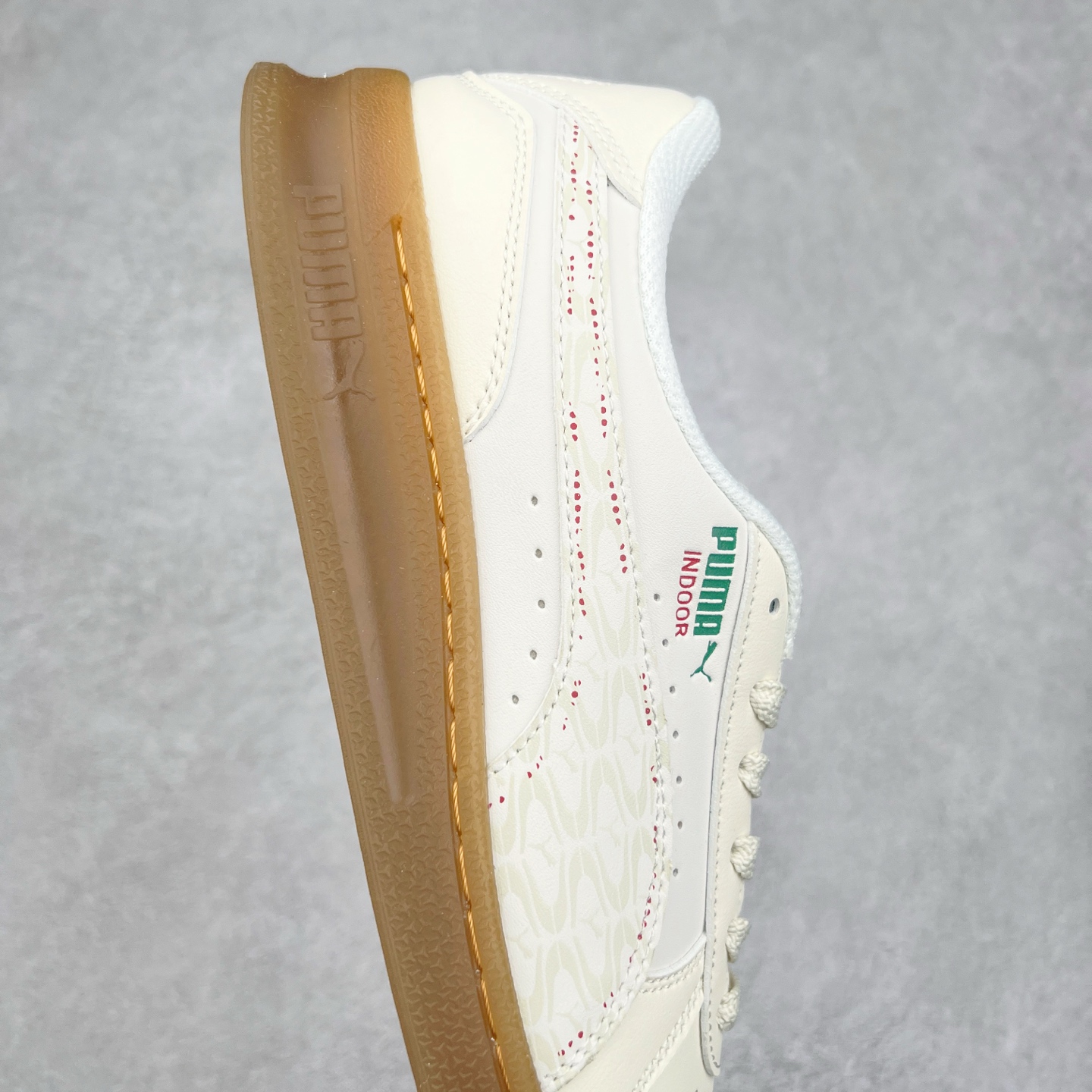 图片[6]-PUMA INDOOR OG 彪马舒适轻盈防滑耐磨 低帮板鞋 实拍调校N版已经零色差零失真 百分百还原实物色彩所见即所得 不存在货不对板色差等低级问题 选购参考实物拍摄 不混卖不参货 只用心做好货严格选品 承诺混一赔十 尺码：36 36.5 37.5 38 38.5 39 40 40.5 41 42 42.5 43 44 44.5 45-选品中心