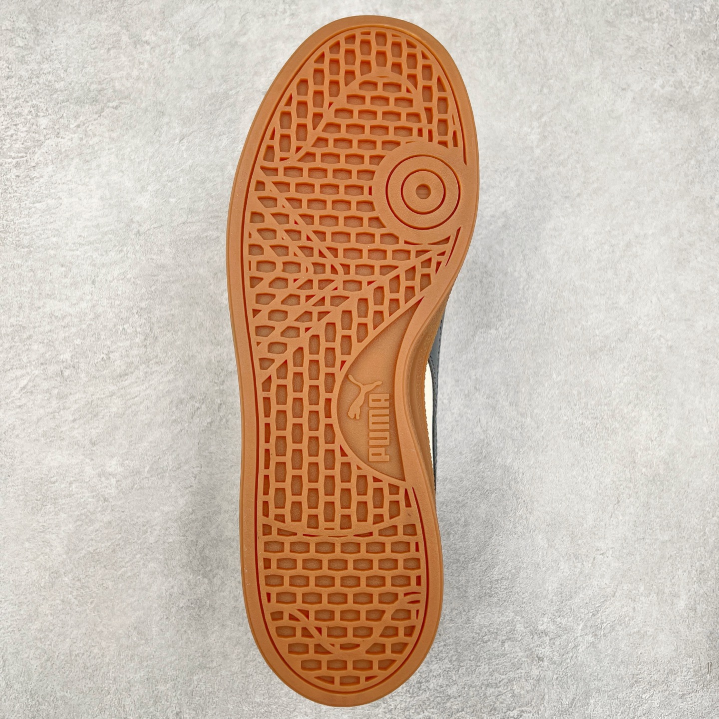 图片[9]-PUMA INDOOR OG 彪马舒适轻盈防滑耐磨 低帮板鞋 实拍调校N版已经零色差零失真 百分百还原实物色彩所见即所得 不存在货不对板色差等低级问题 选购参考实物拍摄 不混卖不参货 只用心做好货严格选品 承诺混一赔十 尺码：36 36.5 37.5 38 38.5 39 40 40.5 41 42 42.5 43 44 44.5 45-选品中心