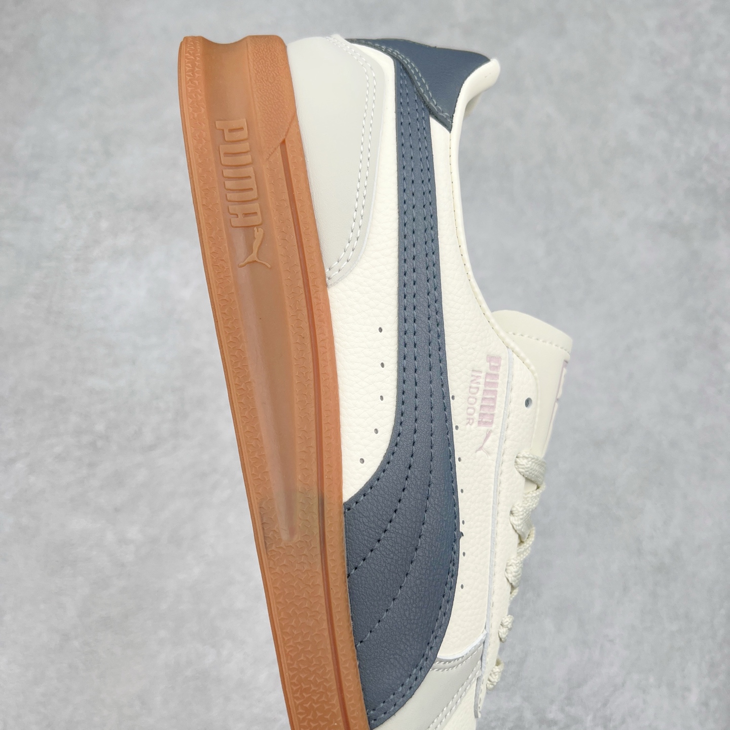 图片[6]-PUMA INDOOR OG 彪马舒适轻盈防滑耐磨 低帮板鞋 实拍调校N版已经零色差零失真 百分百还原实物色彩所见即所得 不存在货不对板色差等低级问题 选购参考实物拍摄 不混卖不参货 只用心做好货严格选品 承诺混一赔十 尺码：36 36.5 37.5 38 38.5 39 40 40.5 41 42 42.5 43 44 44.5 45-选品中心