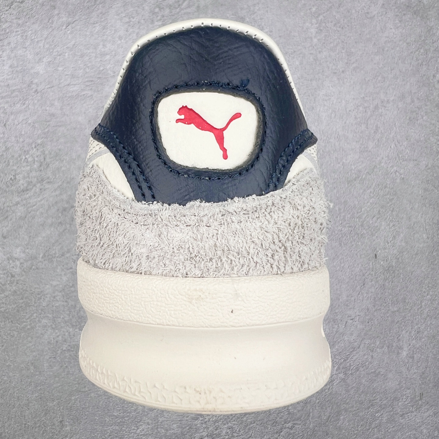 图片[8]-PUMA INDOOR OG 彪马舒适轻盈防滑耐磨 低帮板鞋 实拍调校N版已经零色差零失真 百分百还原实物色彩所见即所得 不存在货不对板色差等低级问题 选购参考实物拍摄 不混卖不参货 只用心做好货严格选品 承诺混一赔十 尺码：36 36.5 37.5 38 38.5 39 40 40.5 41 42 42.5 43 44 44.5 45-选品中心