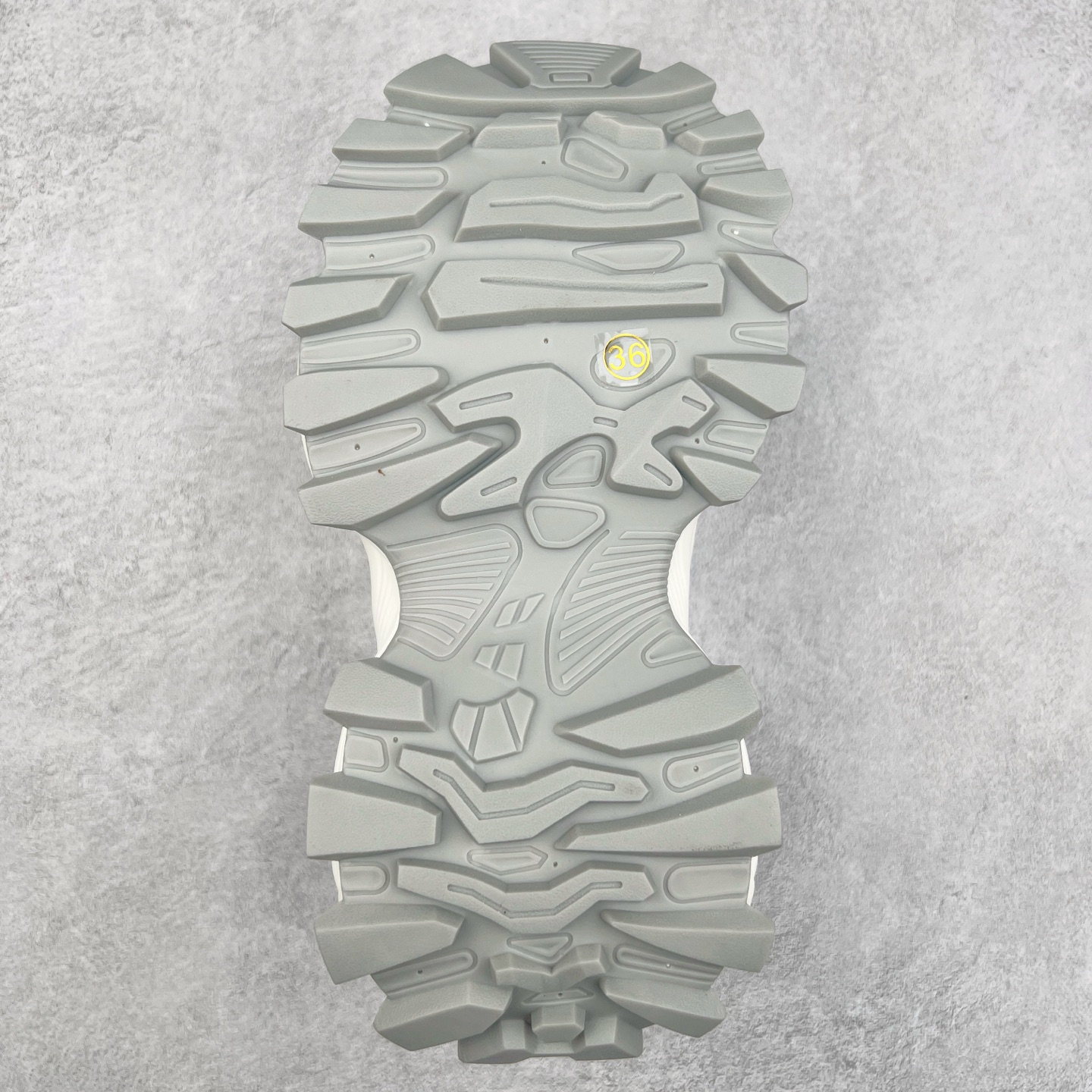 图片[9]-GG-CC Chunky Low休闲时尚运动厚底增高老爹鞋系列 广东大厂出品 完美细节 25ss春季新款厚底增高 大长腿 时髦look轻松定格 不费力展现率性氛围 高档银盒 酷帅机能风不规则设计大底 双鞋带拼色造型设计 轻便舒适百搭 GGcc厚底增高不管怎么搭都好看~ 尺码：35 36 37 38 39 40-选品中心