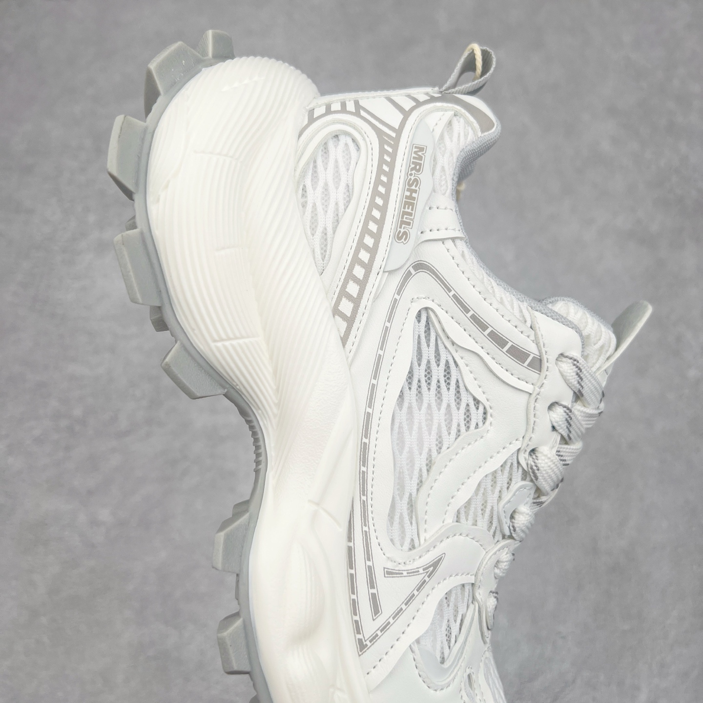 图片[6]-GG-CC Chunky Low休闲时尚运动厚底增高老爹鞋系列 广东大厂出品 完美细节 25ss春季新款厚底增高 大长腿 时髦look轻松定格 不费力展现率性氛围 高档银盒 酷帅机能风不规则设计大底 双鞋带拼色造型设计 轻便舒适百搭 GGcc厚底增高不管怎么搭都好看~ 尺码：35 36 37 38 39 40-选品中心