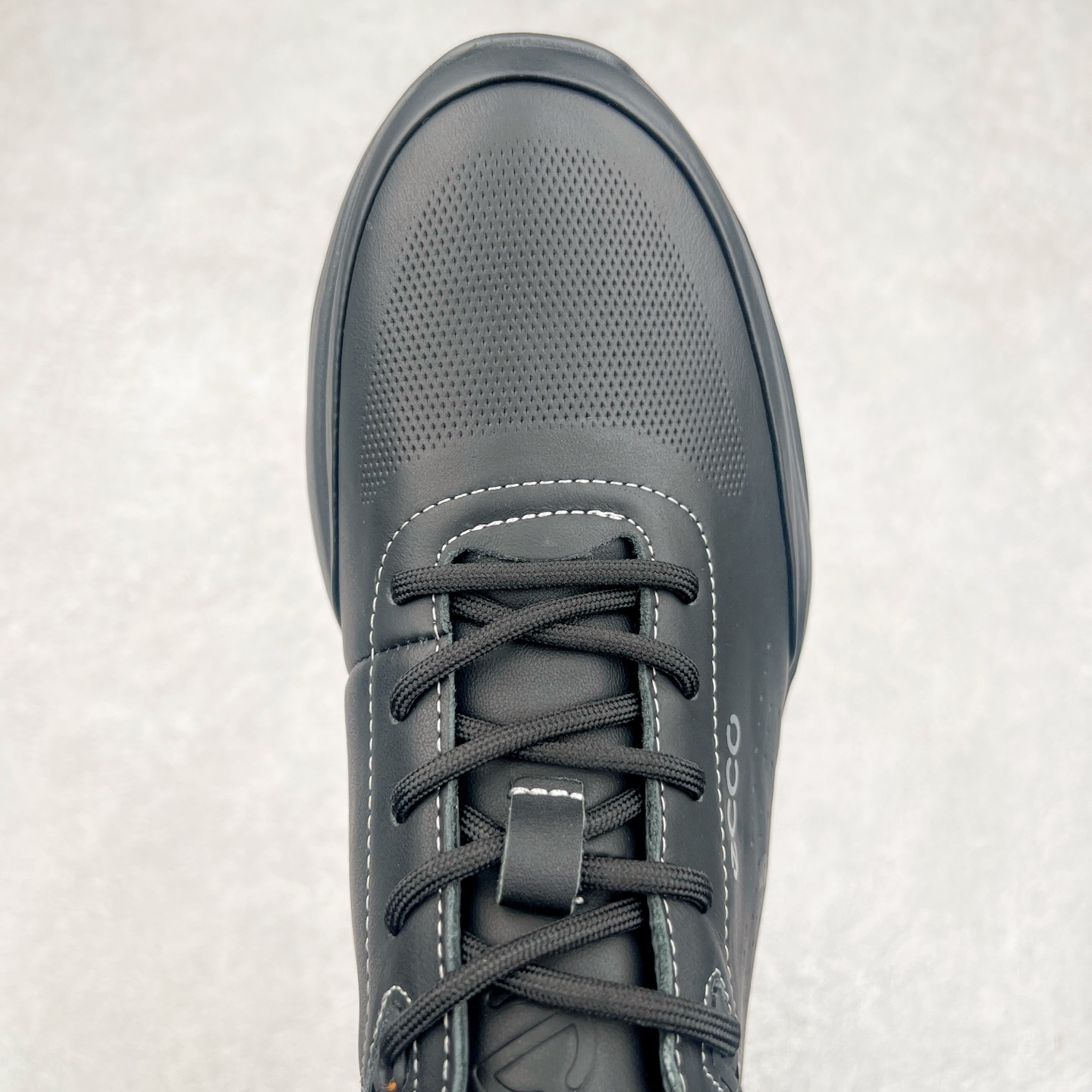 图片[4]-ECCO爱步新款户外鞋缓震耐磨越野跑鞋男健步BIOMC系列 鞋面采用臻选牛皮，质感丰富 脚感柔软舒适贴合的穿着体验 直接注塑工艺连接鞋面与鞋底 一体成型，合脚稳固 自然律动科技，符合人体工学鞋楦 贴近足部天然形态 橡胶外底，适应多种地形，提供强劲抓地力与耐磨性 灵活稳定 越野无束 尺码：38 39 40 41 42 43 44 （皮鞋码）-选品中心