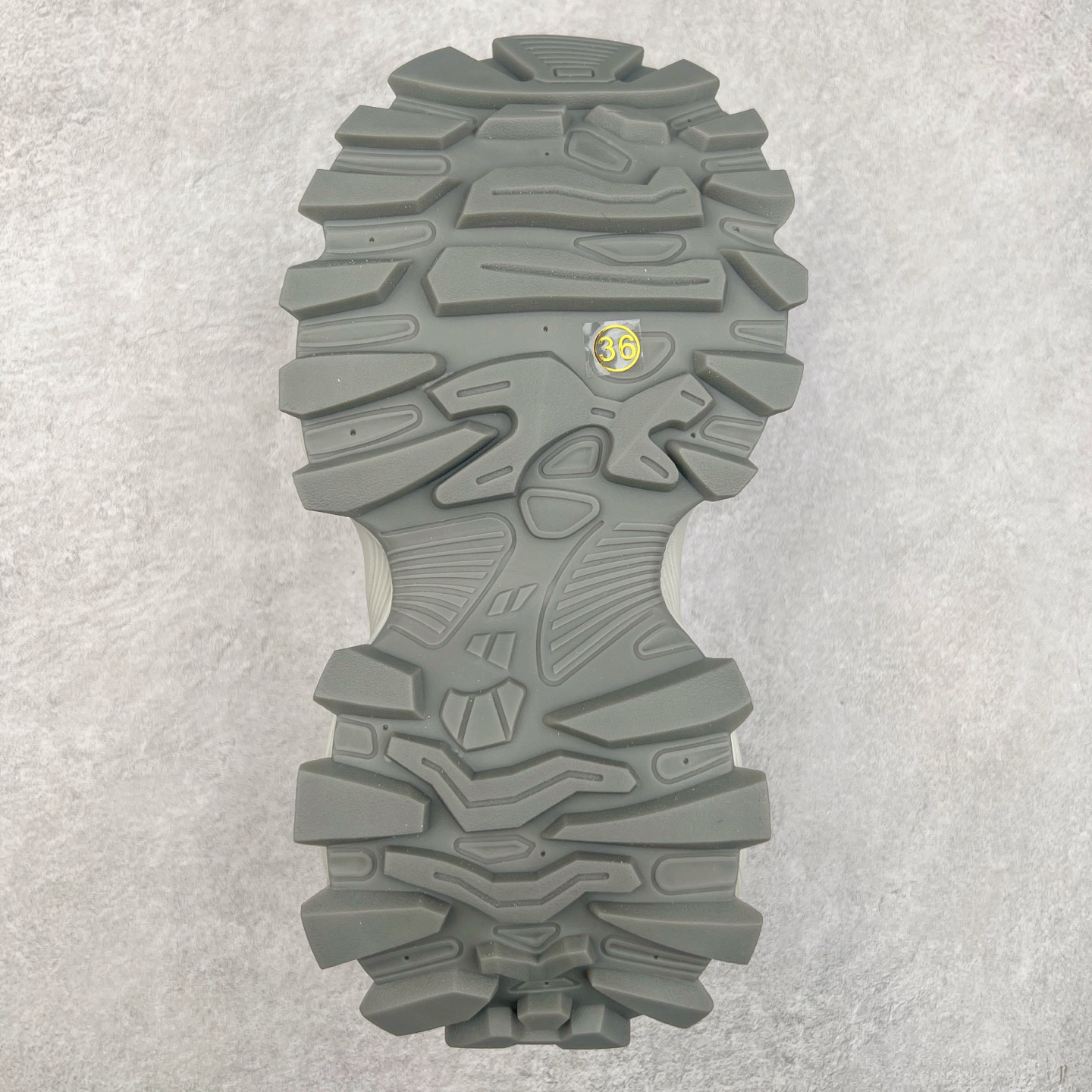 图片[9]-GG-CC Chunky Low休闲时尚运动厚底增高老爹鞋系列 广东大厂出品 完美细节 25ss春季新款厚底增高 大长腿 时髦look轻松定格 不费力展现率性氛围 高档银盒 酷帅机能风不规则设计大底 双鞋带拼色造型设计 轻便舒适百搭 GGcc厚底增高不管怎么搭都好看~ 尺码：35 36 37 38 39 40-选品中心