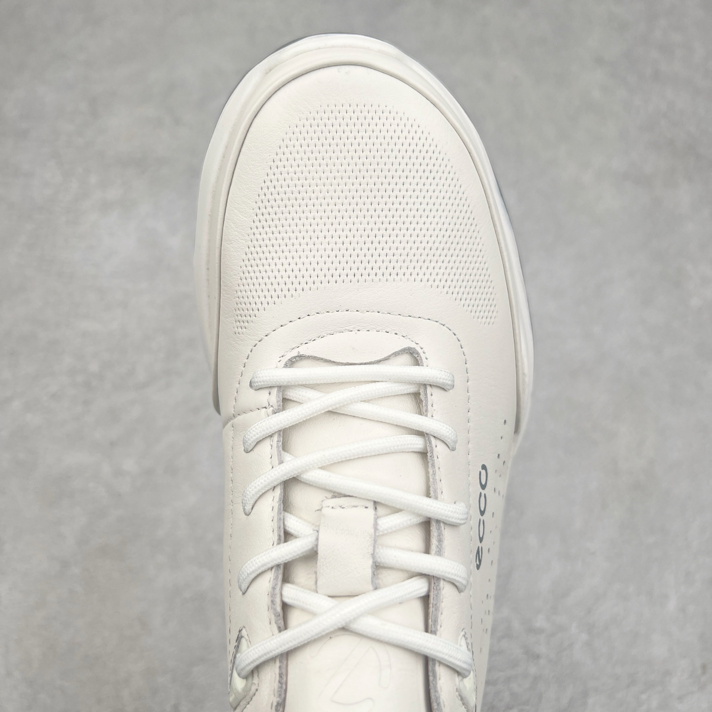 图片[4]-ECCO爱步新款户外鞋缓震耐磨越野跑鞋男健步BIOMC系列 鞋面采用臻选牛皮，质感丰富 脚感柔软舒适贴合的穿着体验 直接注塑工艺连接鞋面与鞋底 一体成型，合脚稳固 自然律动科技，符合人体工学鞋楦 贴近足部天然形态 橡胶外底，适应多种地形，提供强劲抓地力与耐磨性 灵活稳定 越野无束 尺码：38 39 40 41 42 43 44 （皮鞋码）-选品中心