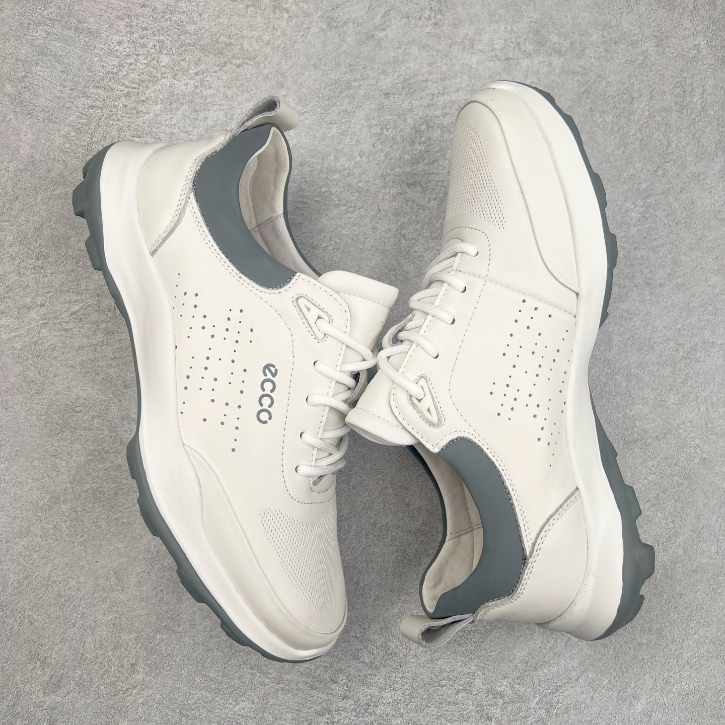 图片[3]-ECCO爱步新款户外鞋缓震耐磨越野跑鞋男健步BIOMC系列 鞋面采用臻选牛皮，质感丰富 脚感柔软舒适贴合的穿着体验 直接注塑工艺连接鞋面与鞋底 一体成型，合脚稳固 自然律动科技，符合人体工学鞋楦 贴近足部天然形态 橡胶外底，适应多种地形，提供强劲抓地力与耐磨性 灵活稳定 越野无束 尺码：38 39 40 41 42 43 44 （皮鞋码）-选品中心