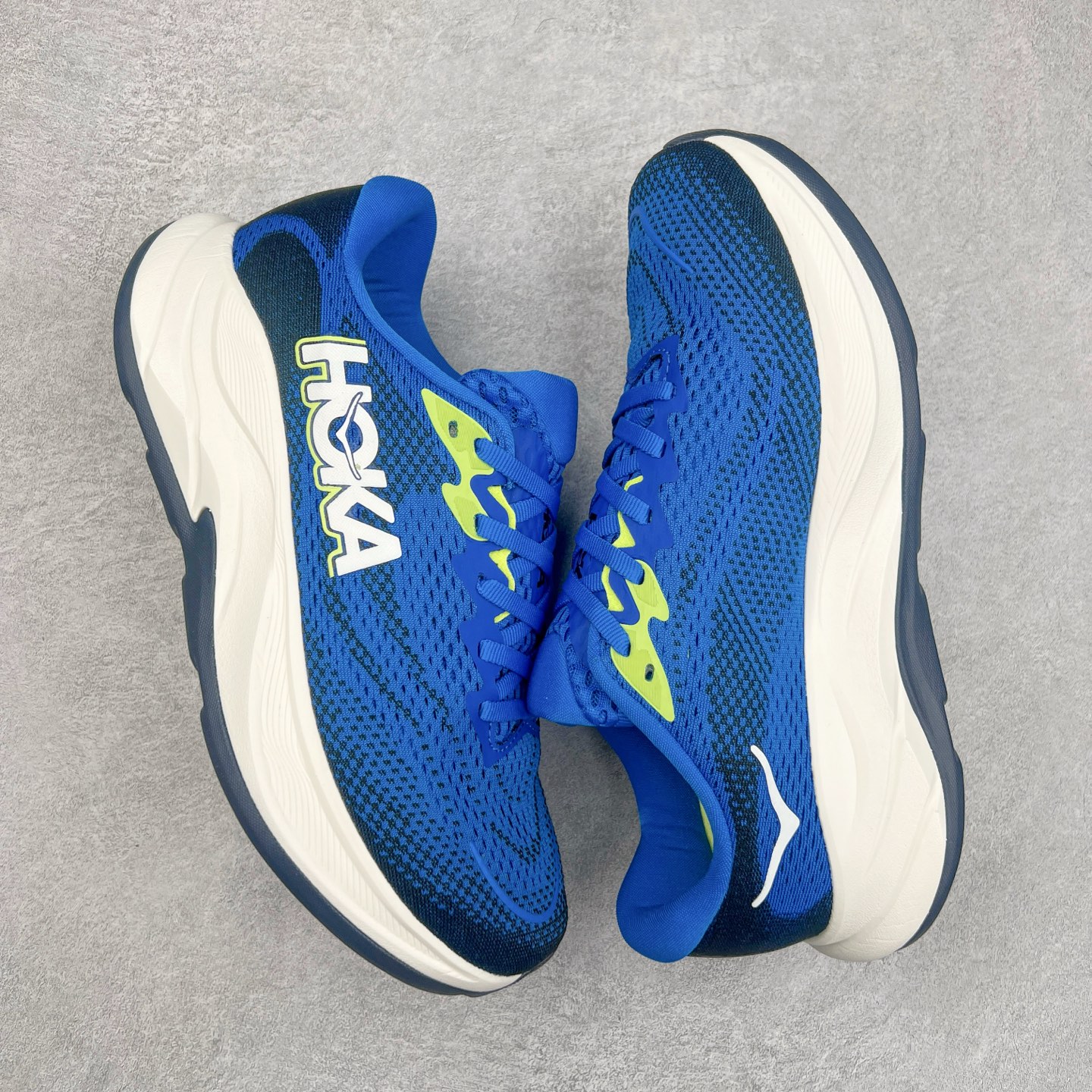 图片[3]-HOKA ONE ONE RINCON 4 舒适防滑耐磨低帮休闲跑步鞋 Rincon 4 是一款日常训练用的跑步鞋，踩上去的感觉很结实。它适合中短距离跑步，但如果您习惯于稍硬的感觉，也可以用于长距离跑步。但它的速度不够快，不能作为速度训练鞋，也不够柔软，不能作为恢复训练鞋，日常里程跑才是它的优势所在。如果您想尝试 Hoka 跑鞋，又想享受极具竞争力的价格，那就试试这款鞋吧。尺码：36 36.5 37.5 38 38.5 39 40 40.5 41 42 42.5 43 44 44.5 45-选品中心