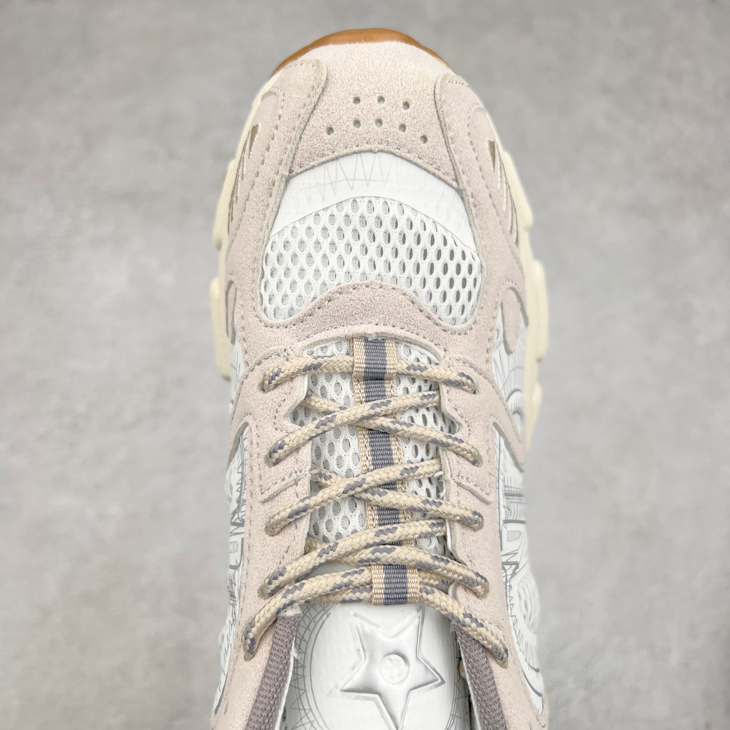 图片[4]-Dior Chrono 迪奥圆头系带 生活休闲运动跑鞋 选用优质材料 精细制作 经典设计 展现优雅气质 舒适脚感 轻松穿梭 适合各种场合 彰显魅力 品味与舒适兼得 演绎自信自然 步履间散发迷人韵味 展现独特风采 尺码：36 37 38 39 40 41 42 43 44 45-选品中心