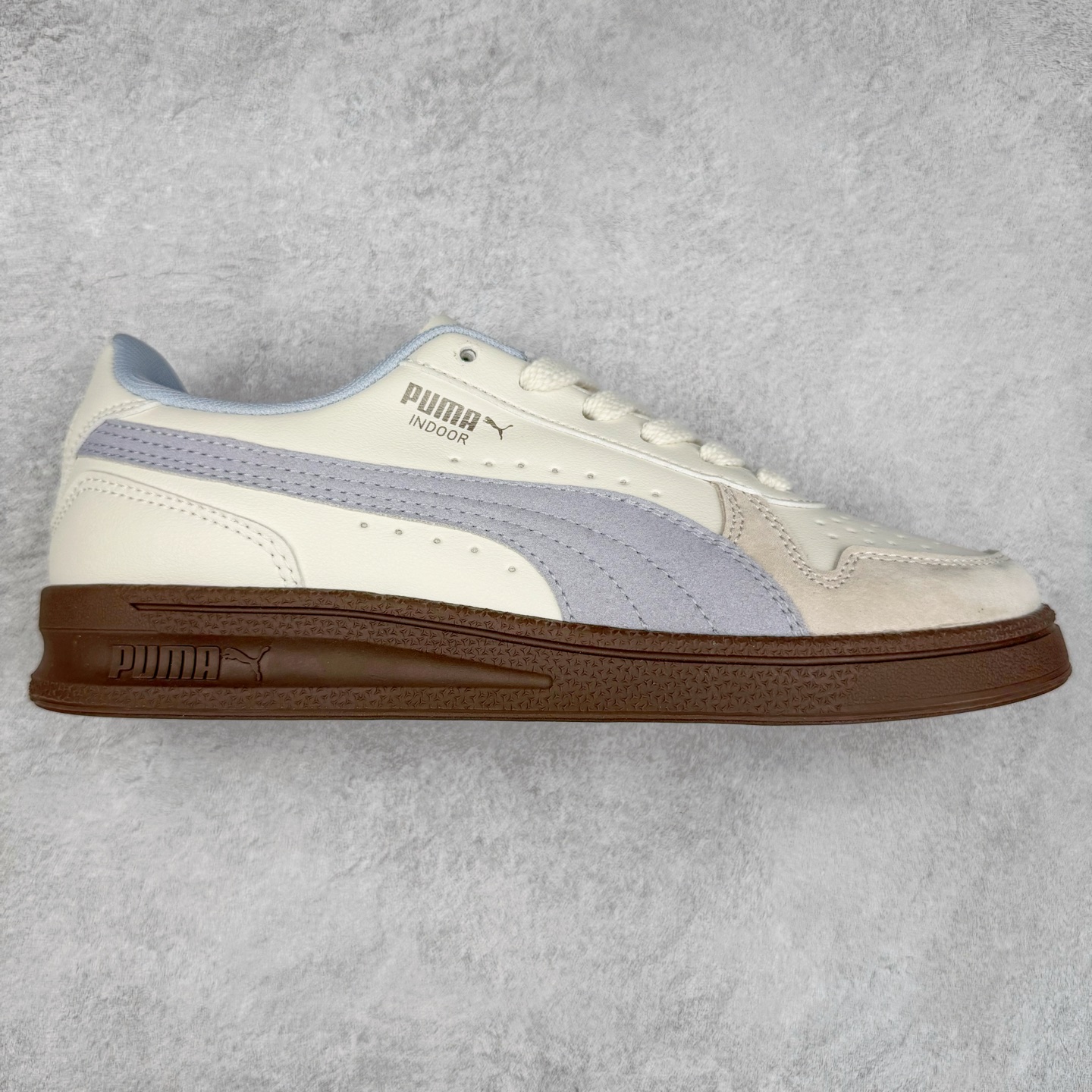 PUMA INDOOR OG 彪马舒适轻盈防滑耐磨 低帮板鞋 实拍调校N版已经零色差零失真 百分百还原实物色彩所见即所得 不存在货不对板色差等低级问题 选购参考实物拍摄 不混卖不参货 只用心做好货严格选品 承诺混一赔十 尺码:36 36.5 37.5 38 38.5 39 40 40.5 41 42 42.5 43 44 44.5 45-选品中心