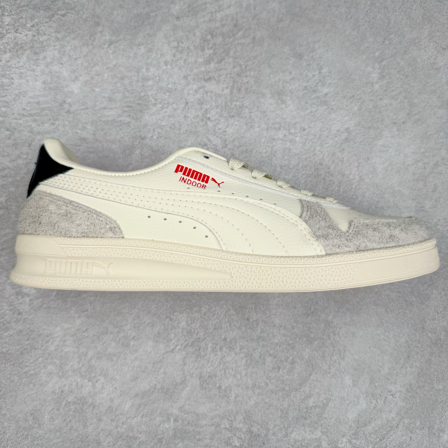 PUMA INDOOR OG 彪马舒适轻盈防滑耐磨 低帮板鞋 实拍调校N版已经零色差零失真 百分百还原实物色彩所见即所得 不存在货不对板色差等低级问题 选购参考实物拍摄 不混卖不参货 只用心做好货严格选品 承诺混一赔十 尺码：36 36.5 37.5 38 38.5 39 40 40.5 41 42 42.5 43 44 44.5 45-选品中心