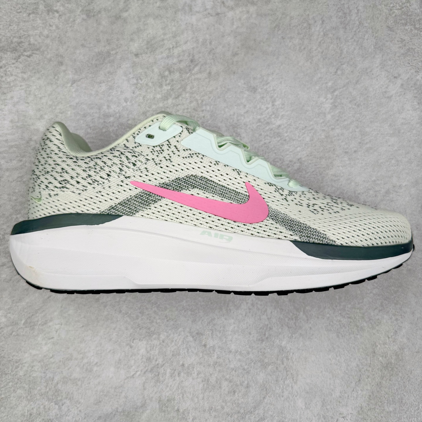 NK Winflo 11 舒适轻便低帮休闲跑步鞋 实拍调校N版已经零色差零失真 百分百还原实物色彩所见即所得 不存在货不对板色差等低级问题 选购参考实物拍摄 不混卖不参货 只用心做好货严格选品 承诺混一赔十 尺码：36 36.5 37.5 38 38.5 39 40 40.5 41 42 42.5 43 44 44.5 45-选品中心