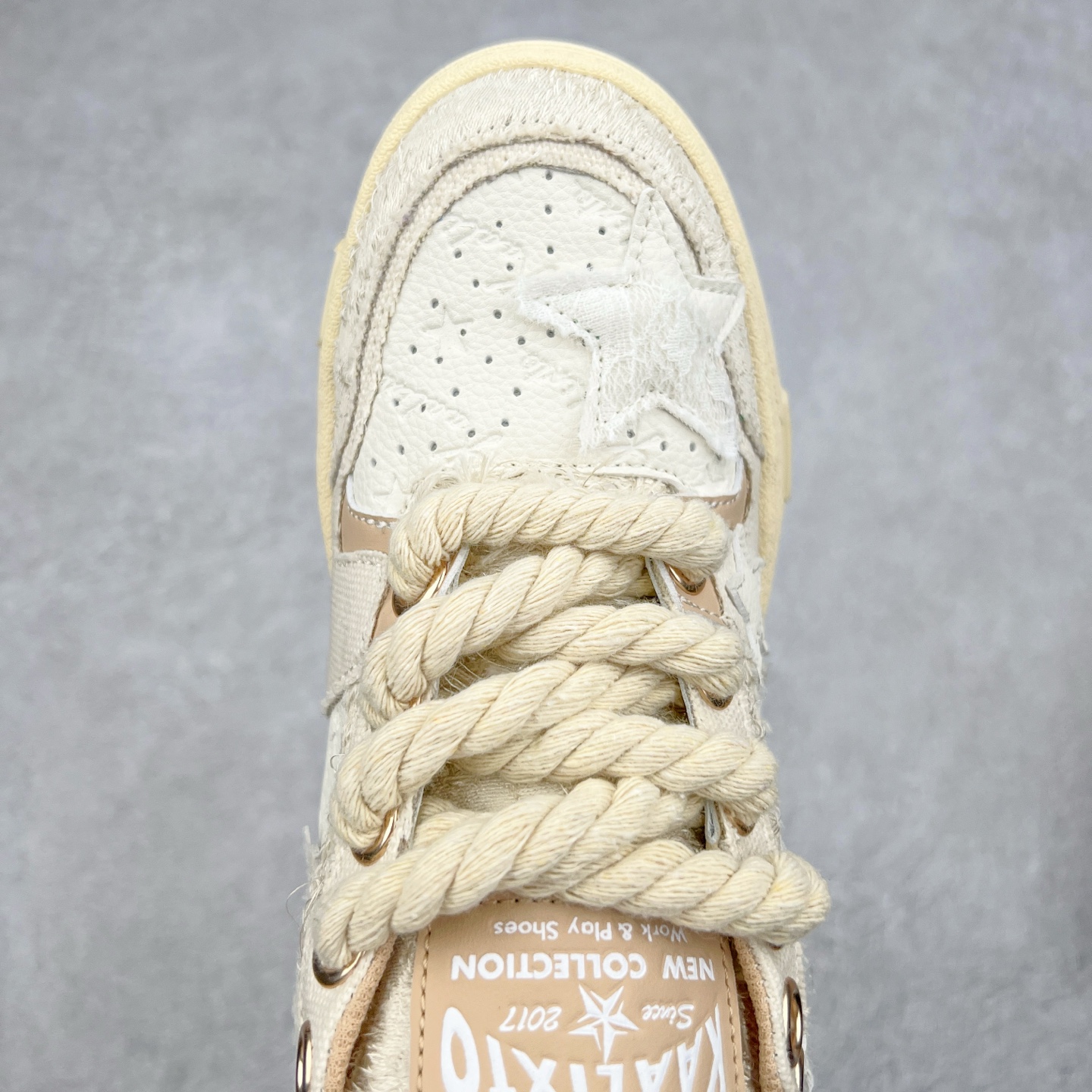 图片[4]-＃福利特价 KAALIXTO Retro Vintage 星星潮流休闲防滑耐磨低帮板鞋 此款鞋使用牛仔作为主要的鞋面材质 结实耐磨 鞋舌设计特有印花皮牌作为搭配充分凸显牛仔的特性 整体鞋款采用牛仔面料随意角度拼接的呈现方法 打破消费者原有对鞋子的刻板印象 让人耳目一新 织麦标在彰品品牌属性的同时更具牛仔的代表性元素 并采用加厚内里 穿着舒适透气 鞋底做旧氧化 尺码：36 37 38 39 40 41 42 43 44 45-选品中心