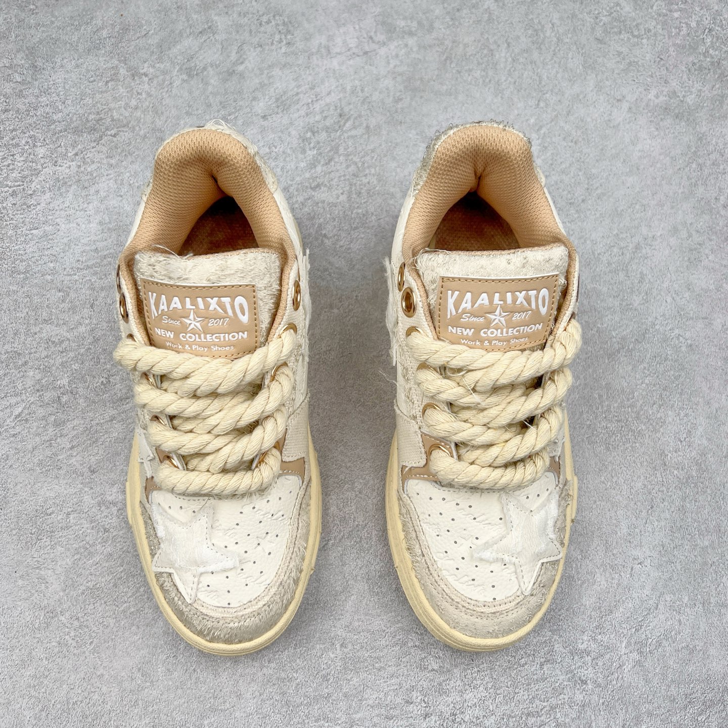 图片[2]-＃福利特价 KAALIXTO Retro Vintage 星星潮流休闲防滑耐磨低帮板鞋 此款鞋使用牛仔作为主要的鞋面材质 结实耐磨 鞋舌设计特有印花皮牌作为搭配充分凸显牛仔的特性 整体鞋款采用牛仔面料随意角度拼接的呈现方法 打破消费者原有对鞋子的刻板印象 让人耳目一新 织麦标在彰品品牌属性的同时更具牛仔的代表性元素 并采用加厚内里 穿着舒适透气 鞋底做旧氧化 尺码：36 37 38 39 40 41 42 43 44 45-选品中心