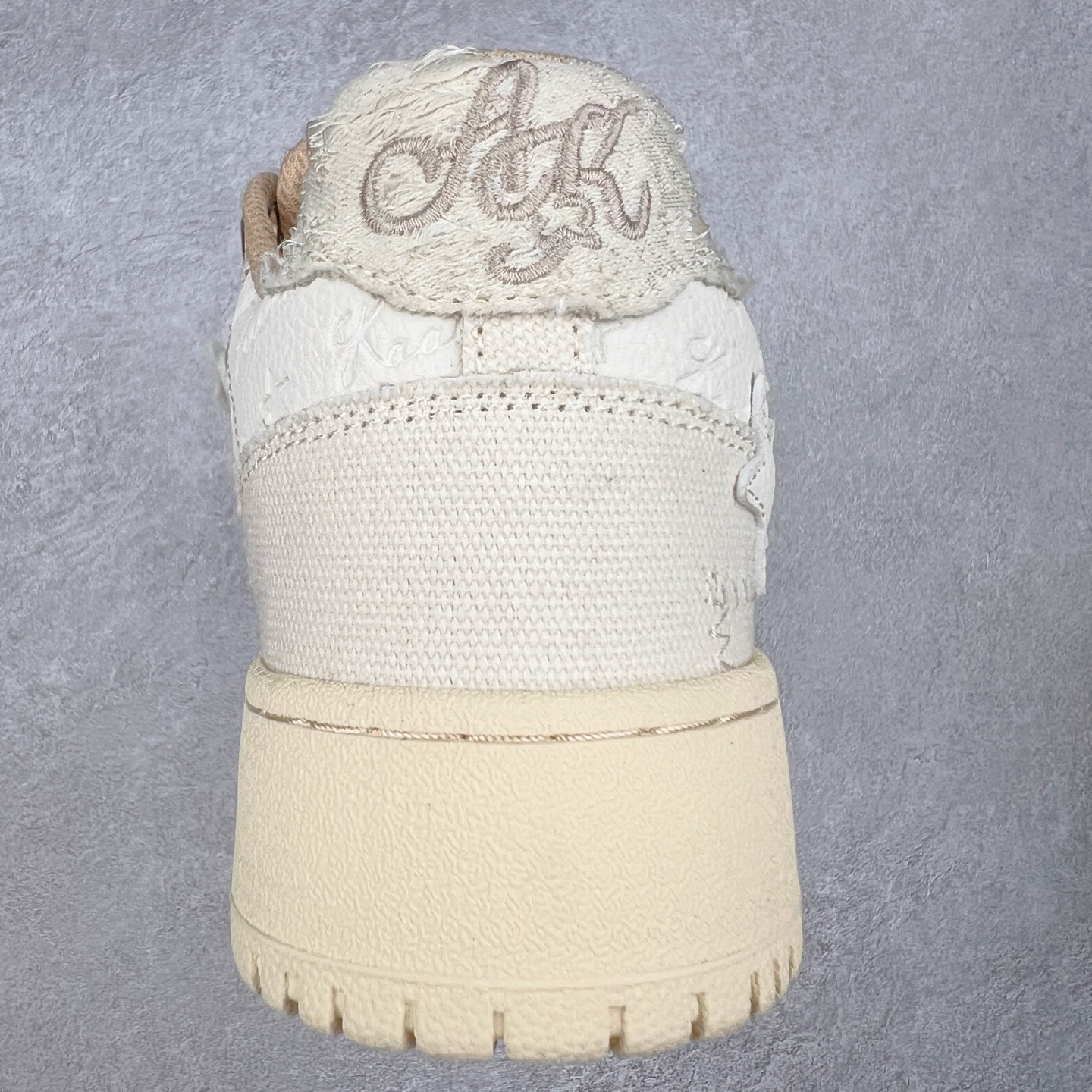 图片[8]-＃福利特价 KAALIXTO Retro Vintage 星星潮流休闲防滑耐磨低帮板鞋 此款鞋使用牛仔作为主要的鞋面材质 结实耐磨 鞋舌设计特有印花皮牌作为搭配充分凸显牛仔的特性 整体鞋款采用牛仔面料随意角度拼接的呈现方法 打破消费者原有对鞋子的刻板印象 让人耳目一新 织麦标在彰品品牌属性的同时更具牛仔的代表性元素 并采用加厚内里 穿着舒适透气 鞋底做旧氧化 尺码：36 37 38 39 40 41 42 43 44 45-选品中心