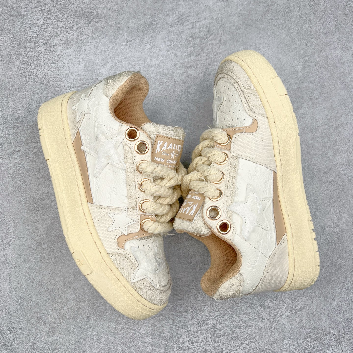 图片[3]-＃福利特价 KAALIXTO Retro Vintage 星星潮流休闲防滑耐磨低帮板鞋 此款鞋使用牛仔作为主要的鞋面材质 结实耐磨 鞋舌设计特有印花皮牌作为搭配充分凸显牛仔的特性 整体鞋款采用牛仔面料随意角度拼接的呈现方法 打破消费者原有对鞋子的刻板印象 让人耳目一新 织麦标在彰品品牌属性的同时更具牛仔的代表性元素 并采用加厚内里 穿着舒适透气 鞋底做旧氧化 尺码：36 37 38 39 40 41 42 43 44 45-选品中心