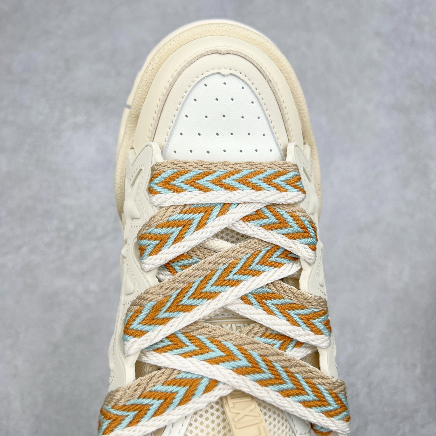 图片[4]-＃福利特价 KAALIXTO Retro Vintage 星星潮流休闲防滑耐磨低帮板鞋 此款鞋使用牛仔作为主要的鞋面材质 结实耐磨 鞋舌设计特有印花皮牌作为搭配充分凸显牛仔的特性 整体鞋款采用牛仔面料随意角度拼接的呈现方法 打破消费者原有对鞋子的刻板印象 让人耳目一新 织麦标在彰品品牌属性的同时更具牛仔的代表性元素 并采用加厚内里 穿着舒适透气 鞋底做旧氧化 尺码：36 37 38 39 40 41 42 43 44 45-选品中心