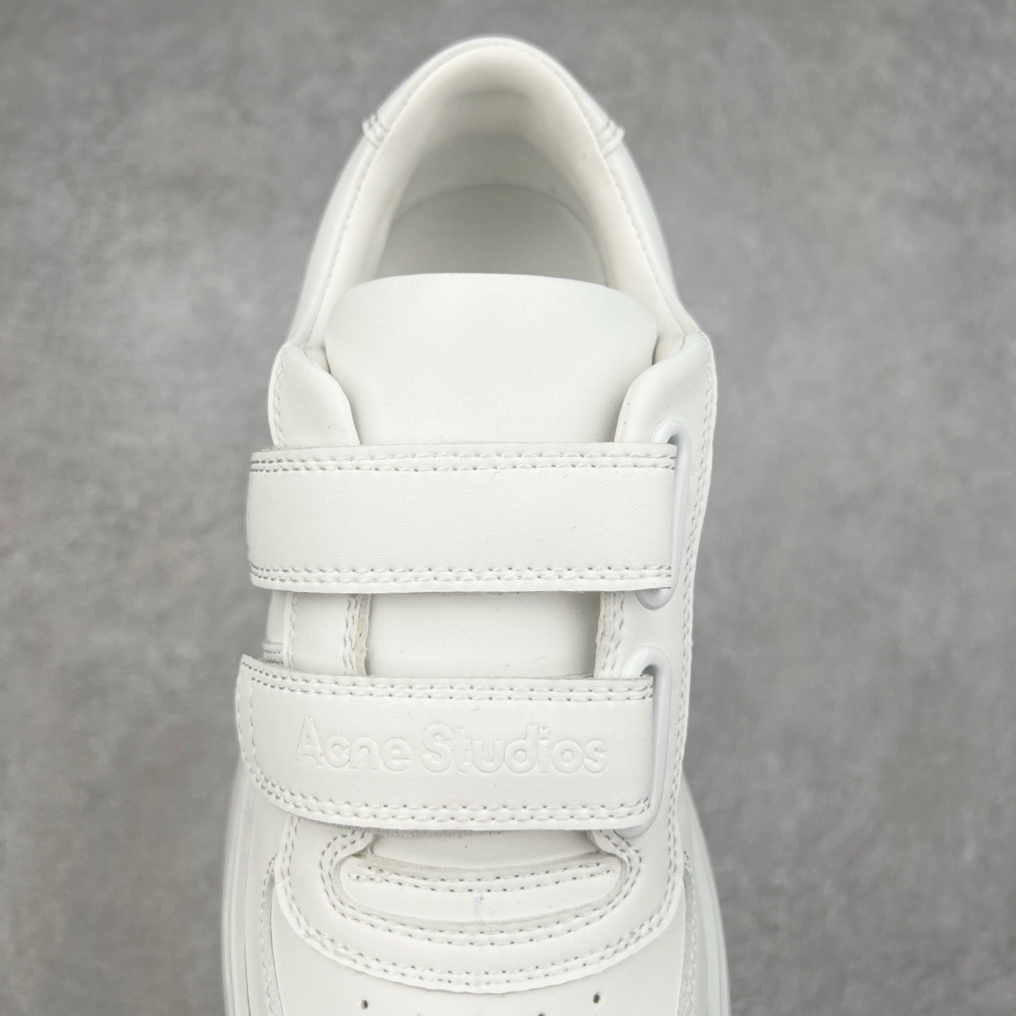 图片[5]-Acne Studios 2023 艾克妮魔术贴 低帮休闲小白鞋 得物热度蝉联榜首31天 海淘专供版 赵露思、杨超越、欧阳娜娜同款 高端零售 外贸充正专供 原版购入开发 全鞋身采用进口头层皮 请注意区分市面通货材、错误大底 一眼就种草的小白鞋 无敌好搭配不挑季节不挑穿搭一双鞋就ok 魔术贴设计穿脱超方便 尺码：35 36 37 38 39-选品中心