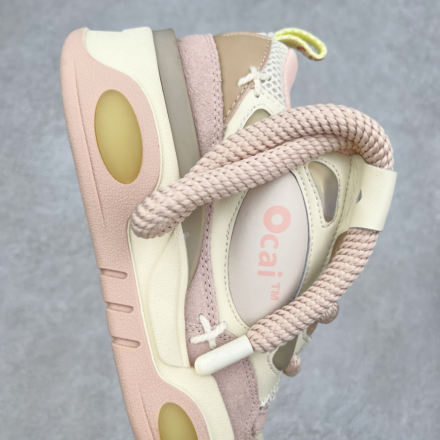 图片[6]-＃福利特价 宝藏国产面包鞋 国潮品牌Ocai Retro Sneaker 复古系列街头低帮厚底休闲运动面包板鞋Ocai是Old Order团队在2022年新的一个企划项目。Ocai的创立以满足当下都市年轻男女的通勤基础款为基础，加以版型，面料，工艺以及满足当代时下艺术风格的一些元素来加以改革，深究每件产品的质感与细节，用满足现代审美的工艺及手法重新优化，诠释经典。通过融入更多新颖的工艺手法及风格来对服装进行进一步的更新与表达，融会贯通加以更现代的手法来重新审视与优化经典！尺码：35-44-选品中心