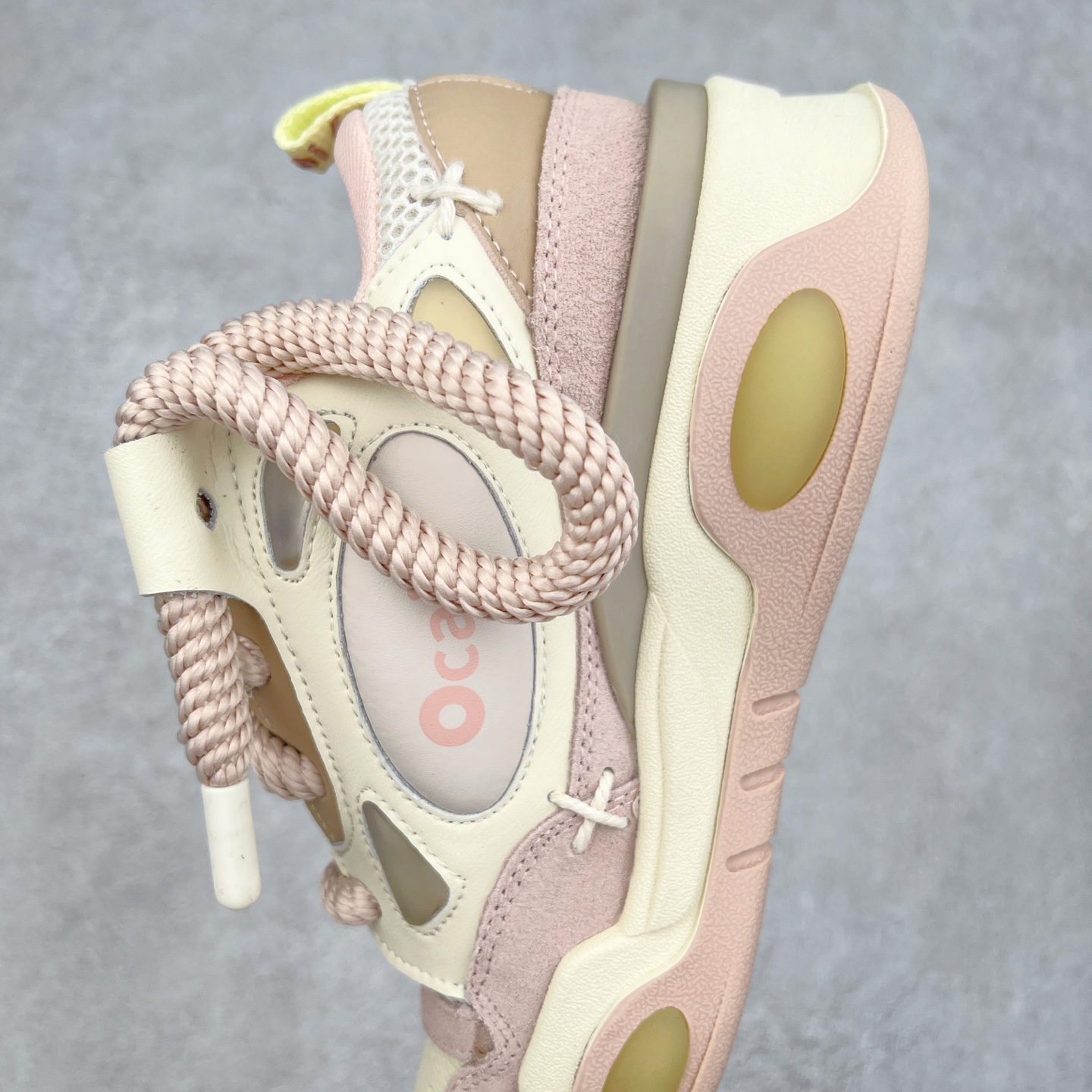 图片[7]-＃福利特价 宝藏国产面包鞋 国潮品牌Ocai Retro Sneaker 复古系列街头低帮厚底休闲运动面包板鞋Ocai是Old Order团队在2022年新的一个企划项目。Ocai的创立以满足当下都市年轻男女的通勤基础款为基础，加以版型，面料，工艺以及满足当代时下艺术风格的一些元素来加以改革，深究每件产品的质感与细节，用满足现代审美的工艺及手法重新优化，诠释经典。通过融入更多新颖的工艺手法及风格来对服装进行进一步的更新与表达，融会贯通加以更现代的手法来重新审视与优化经典！尺码：35-44-选品中心