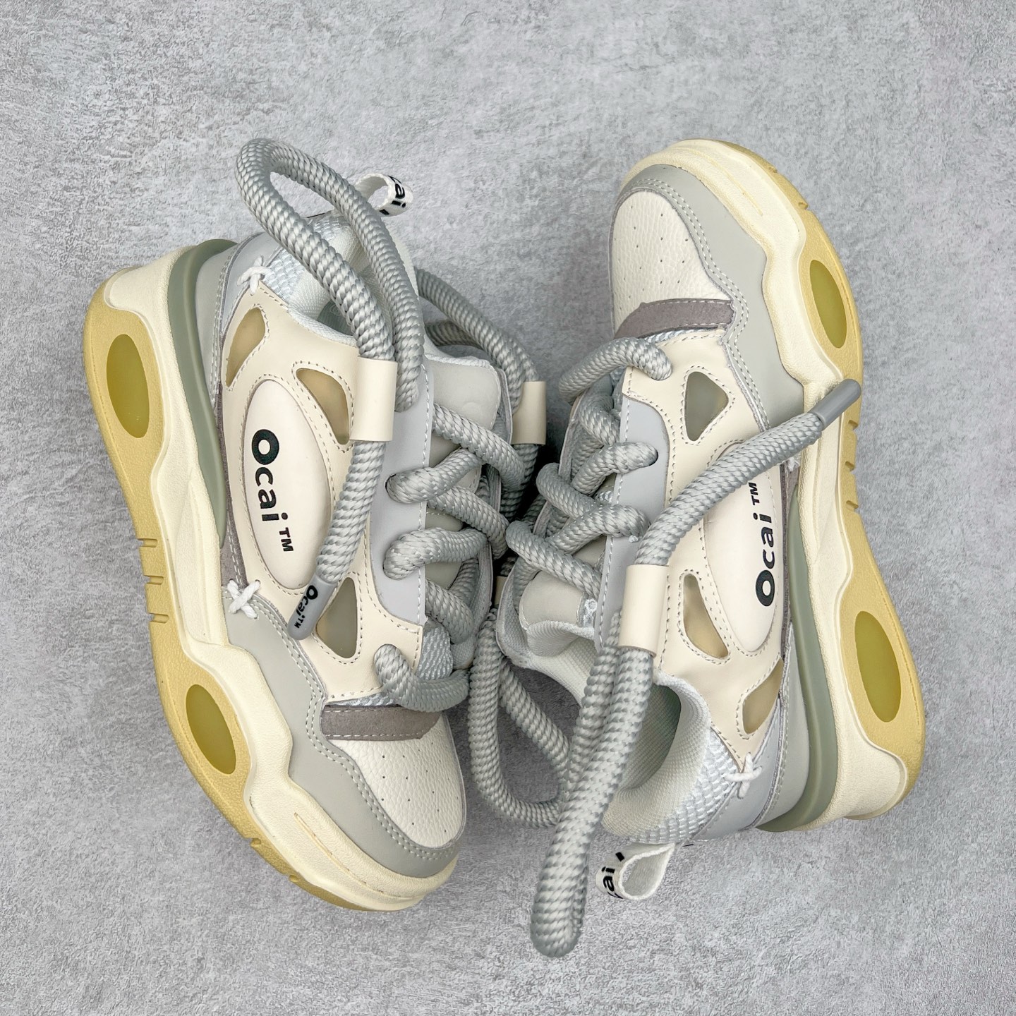 图片[3]-＃福利特价 宝藏国产面包鞋 国潮品牌Ocai Retro Sneaker 复古系列街头低帮厚底休闲运动面包板鞋Ocai是Old Order团队在2022年新的一个企划项目。Ocai的创立以满足当下都市年轻男女的通勤基础款为基础，加以版型，面料，工艺以及满足当代时下艺术风格的一些元素来加以改革，深究每件产品的质感与细节，用满足现代审美的工艺及手法重新优化，诠释经典。通过融入更多新颖的工艺手法及风格来对服装进行进一步的更新与表达，融会贯通加以更现代的手法来重新审视与优化经典！尺码：35-44-选品中心