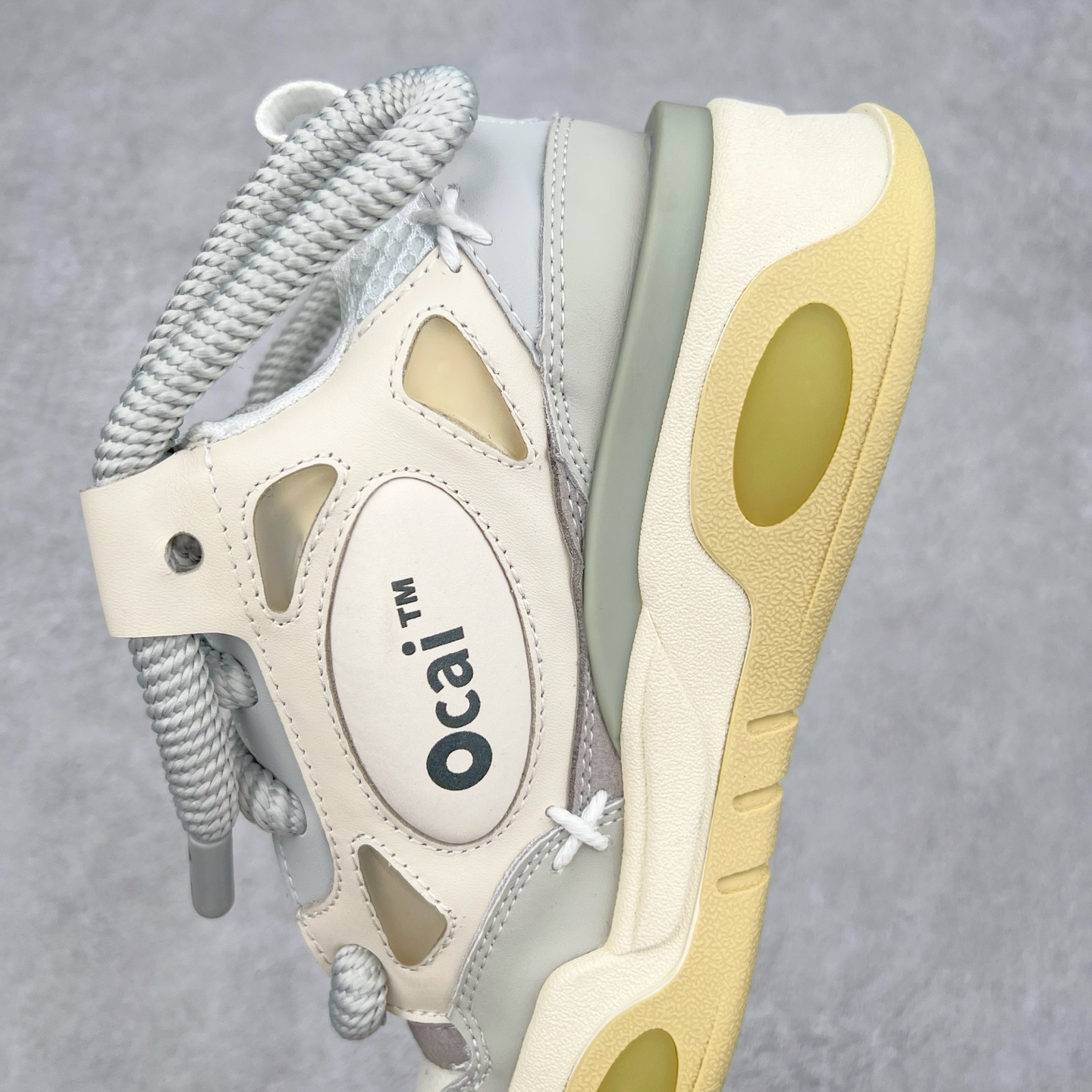 图片[7]-＃福利特价 宝藏国产面包鞋 国潮品牌Ocai Retro Sneaker 复古系列街头低帮厚底休闲运动面包板鞋Ocai是Old Order团队在2022年新的一个企划项目。Ocai的创立以满足当下都市年轻男女的通勤基础款为基础，加以版型，面料，工艺以及满足当代时下艺术风格的一些元素来加以改革，深究每件产品的质感与细节，用满足现代审美的工艺及手法重新优化，诠释经典。通过融入更多新颖的工艺手法及风格来对服装进行进一步的更新与表达，融会贯通加以更现代的手法来重新审视与优化经典！尺码：35-44-选品中心