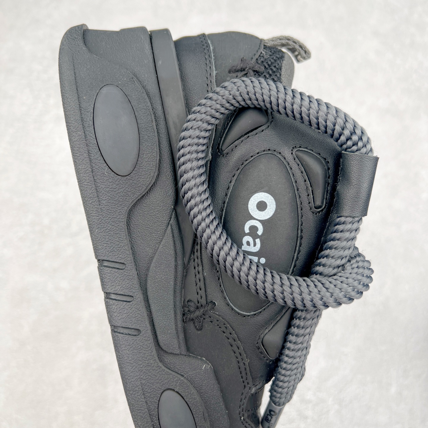 图片[6]-＃福利特价 宝藏国产面包鞋 国潮品牌Ocai Retro Sneaker 复古系列街头低帮厚底休闲运动面包板鞋Ocai是Old Order团队在2022年新的一个企划项目。Ocai的创立以满足当下都市年轻男女的通勤基础款为基础，加以版型，面料，工艺以及满足当代时下艺术风格的一些元素来加以改革，深究每件产品的质感与细节，用满足现代审美的工艺及手法重新优化，诠释经典。通过融入更多新颖的工艺手法及风格来对服装进行进一步的更新与表达，融会贯通加以更现代的手法来重新审视与优化经典！尺码：35-44-选品中心