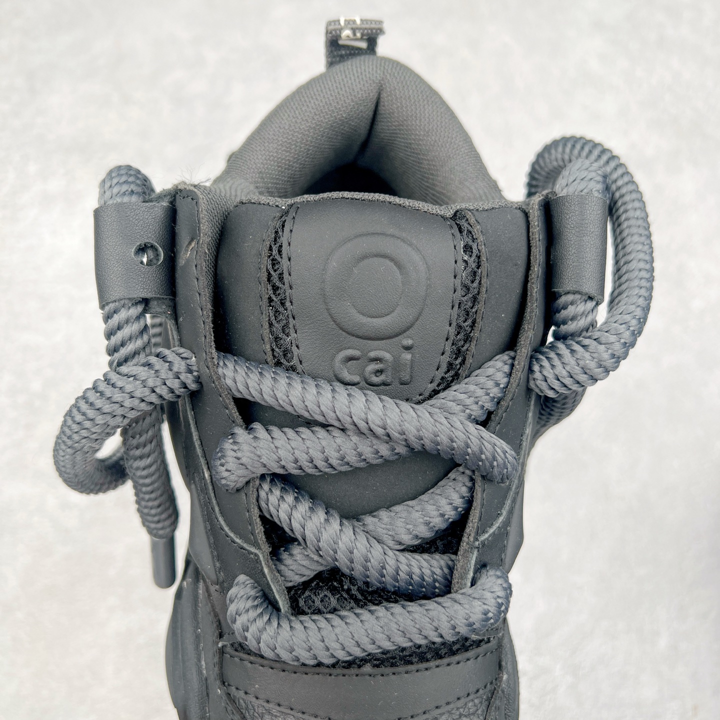 图片[5]-＃福利特价 宝藏国产面包鞋 国潮品牌Ocai Retro Sneaker 复古系列街头低帮厚底休闲运动面包板鞋Ocai是Old Order团队在2022年新的一个企划项目。Ocai的创立以满足当下都市年轻男女的通勤基础款为基础，加以版型，面料，工艺以及满足当代时下艺术风格的一些元素来加以改革，深究每件产品的质感与细节，用满足现代审美的工艺及手法重新优化，诠释经典。通过融入更多新颖的工艺手法及风格来对服装进行进一步的更新与表达，融会贯通加以更现代的手法来重新审视与优化经典！尺码：35-44-选品中心