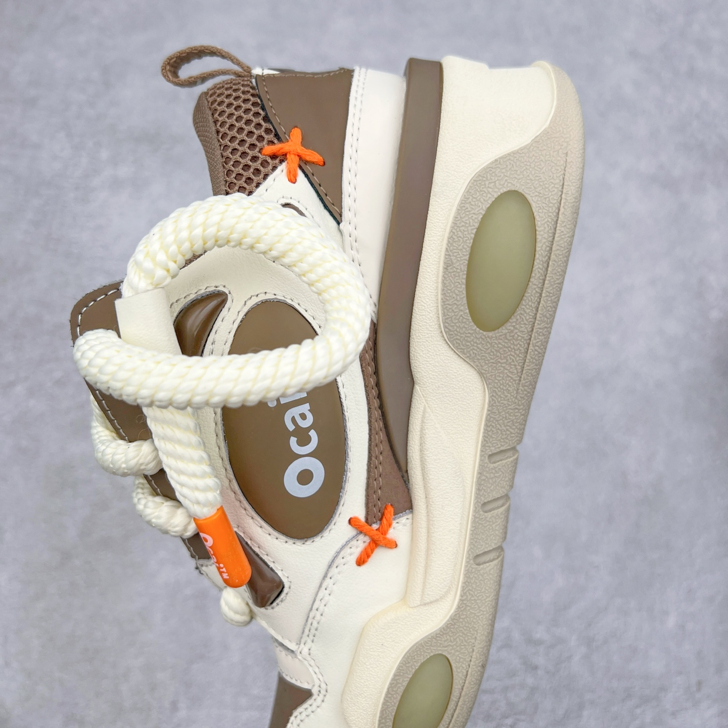 图片[7]-＃福利特价 宝藏国产面包鞋 国潮品牌Ocai Retro Sneaker 复古系列街头低帮厚底休闲运动面包板鞋Ocai是Old Order团队在2022年新的一个企划项目。Ocai的创立以满足当下都市年轻男女的通勤基础款为基础，加以版型，面料，工艺以及满足当代时下艺术风格的一些元素来加以改革，深究每件产品的质感与细节，用满足现代审美的工艺及手法重新优化，诠释经典。通过融入更多新颖的工艺手法及风格来对服装进行进一步的更新与表达，融会贯通加以更现代的手法来重新审视与优化经典！尺码：35-44-选品中心