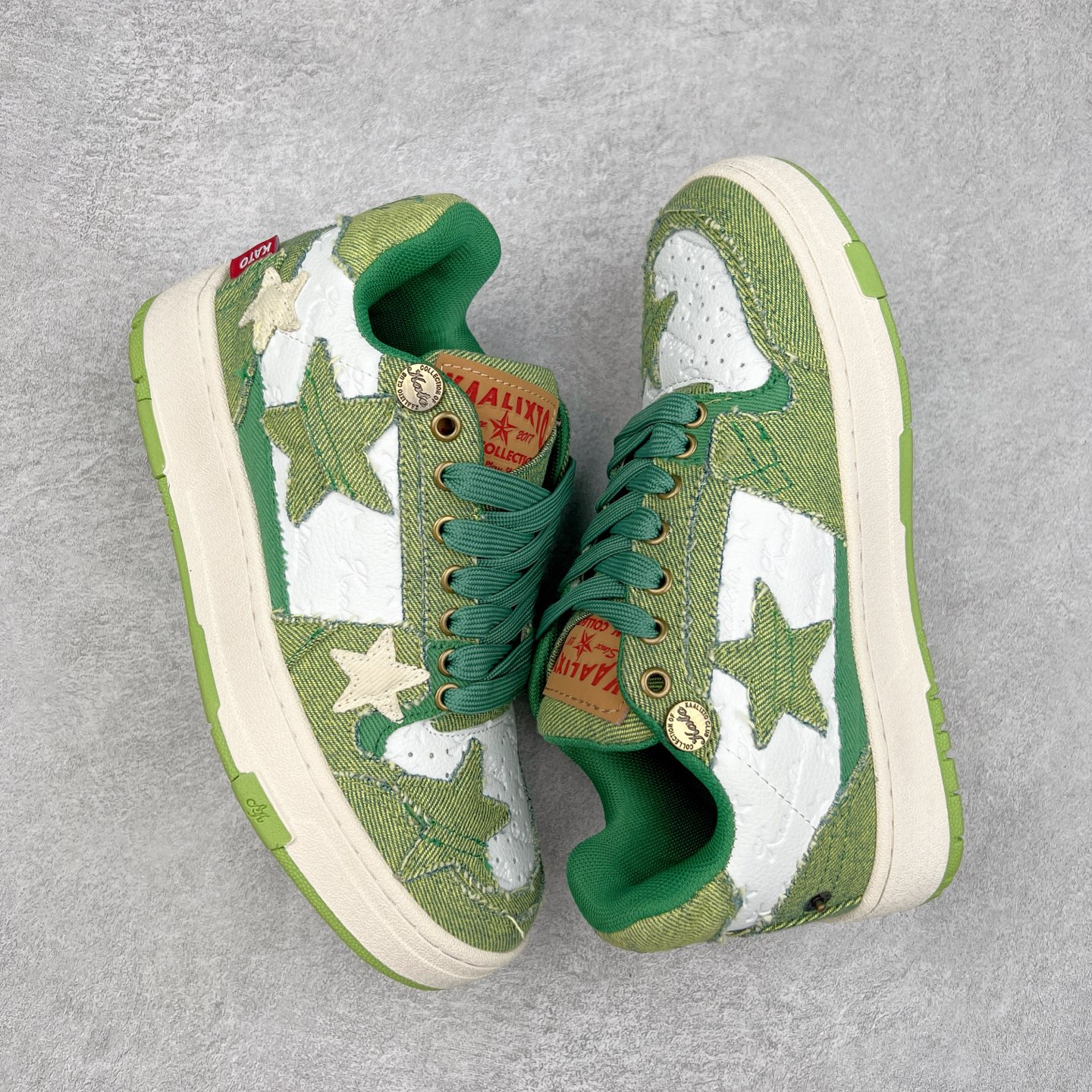 图片[3]-＃福利特价 KAALIXTO Retro Vintage 星星潮流休闲防滑耐磨低帮板鞋 此款鞋使用牛仔作为主要的鞋面材质 结实耐磨 鞋舌设计特有印花皮牌作为搭配充分凸显牛仔的特性 整体鞋款采用牛仔面料随意角度拼接的呈现方法 打破消费者原有对鞋子的刻板印象 让人耳目一新 织麦标在彰品品牌属性的同时更具牛仔的代表性元素 并采用加厚内里 穿着舒适透气 鞋底做旧氧化 尺码：36 37 38 39 40 41 42 43 44 45-选品中心