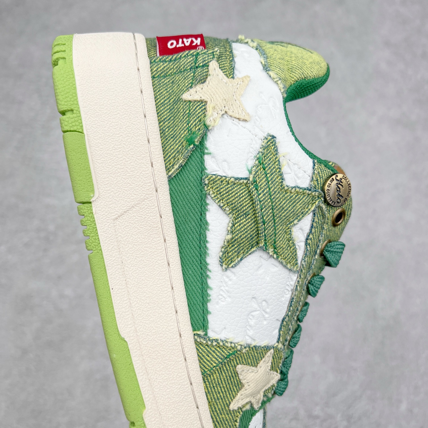 图片[6]-＃福利特价 KAALIXTO Retro Vintage 星星潮流休闲防滑耐磨低帮板鞋 此款鞋使用牛仔作为主要的鞋面材质 结实耐磨 鞋舌设计特有印花皮牌作为搭配充分凸显牛仔的特性 整体鞋款采用牛仔面料随意角度拼接的呈现方法 打破消费者原有对鞋子的刻板印象 让人耳目一新 织麦标在彰品品牌属性的同时更具牛仔的代表性元素 并采用加厚内里 穿着舒适透气 鞋底做旧氧化 尺码：36 37 38 39 40 41 42 43 44 45-选品中心