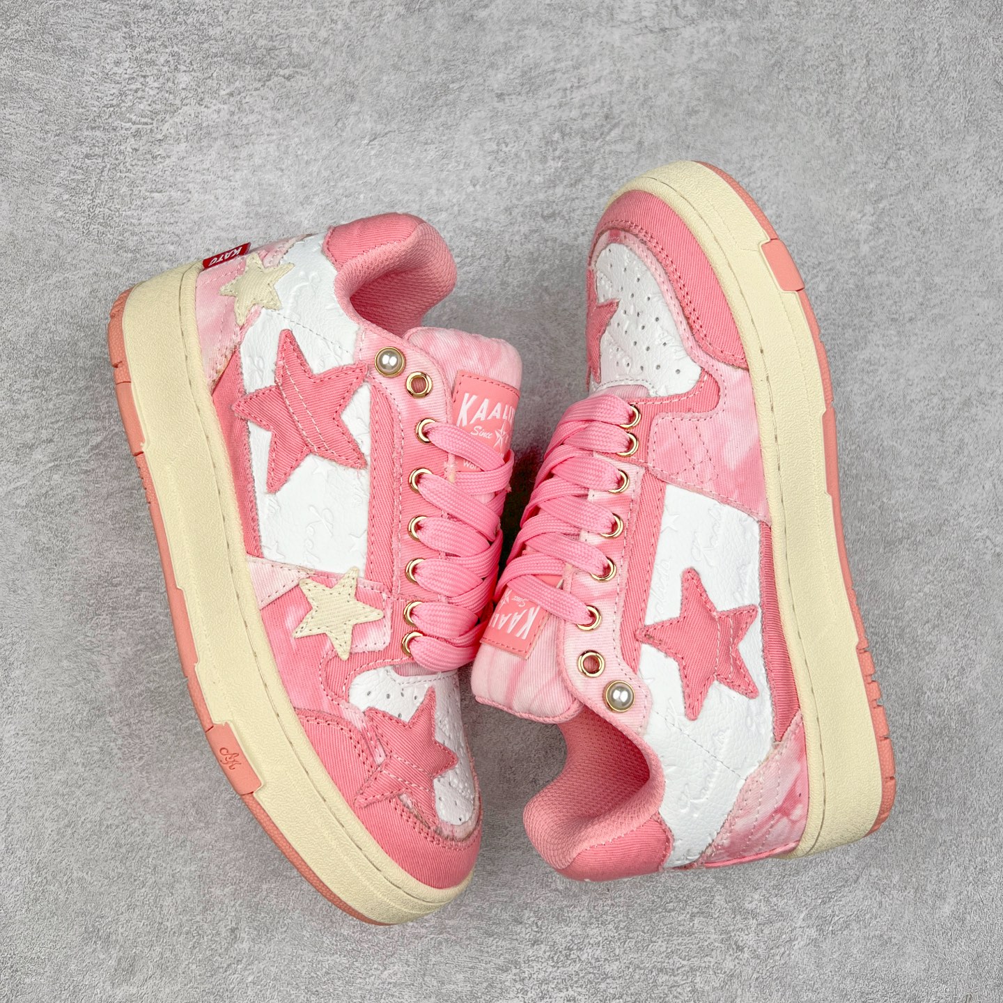 图片[3]-＃福利特价 KAALIXTO Retro Vintage 星星潮流休闲防滑耐磨低帮板鞋 此款鞋使用牛仔作为主要的鞋面材质 结实耐磨 鞋舌设计特有印花皮牌作为搭配充分凸显牛仔的特性 整体鞋款采用牛仔面料随意角度拼接的呈现方法 打破消费者原有对鞋子的刻板印象 让人耳目一新 织麦标在彰品品牌属性的同时更具牛仔的代表性元素 并采用加厚内里 穿着舒适透气 鞋底做旧氧化 尺码：36 37 38 39 40 41 42 43 44 45-选品中心