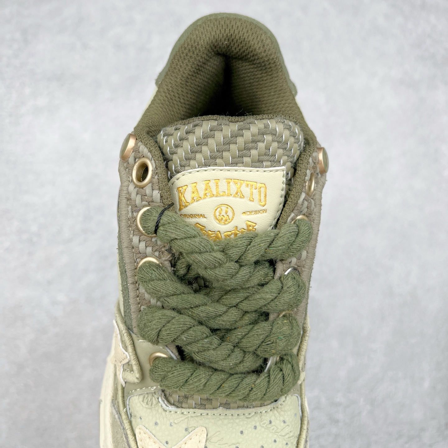 图片[5]-＃福利特价 KAALIXTO Retro Vintage 星星潮流休闲防滑耐磨低帮板鞋 此款鞋使用牛仔作为主要的鞋面材质 结实耐磨 鞋舌设计特有印花皮牌作为搭配充分凸显牛仔的特性 整体鞋款采用牛仔面料随意角度拼接的呈现方法 打破消费者原有对鞋子的刻板印象 让人耳目一新 织麦标在彰品品牌属性的同时更具牛仔的代表性元素 并采用加厚内里 穿着舒适透气 鞋底做旧氧化 尺码：36 37 38 39 40 41 42 43 44 45-选品中心