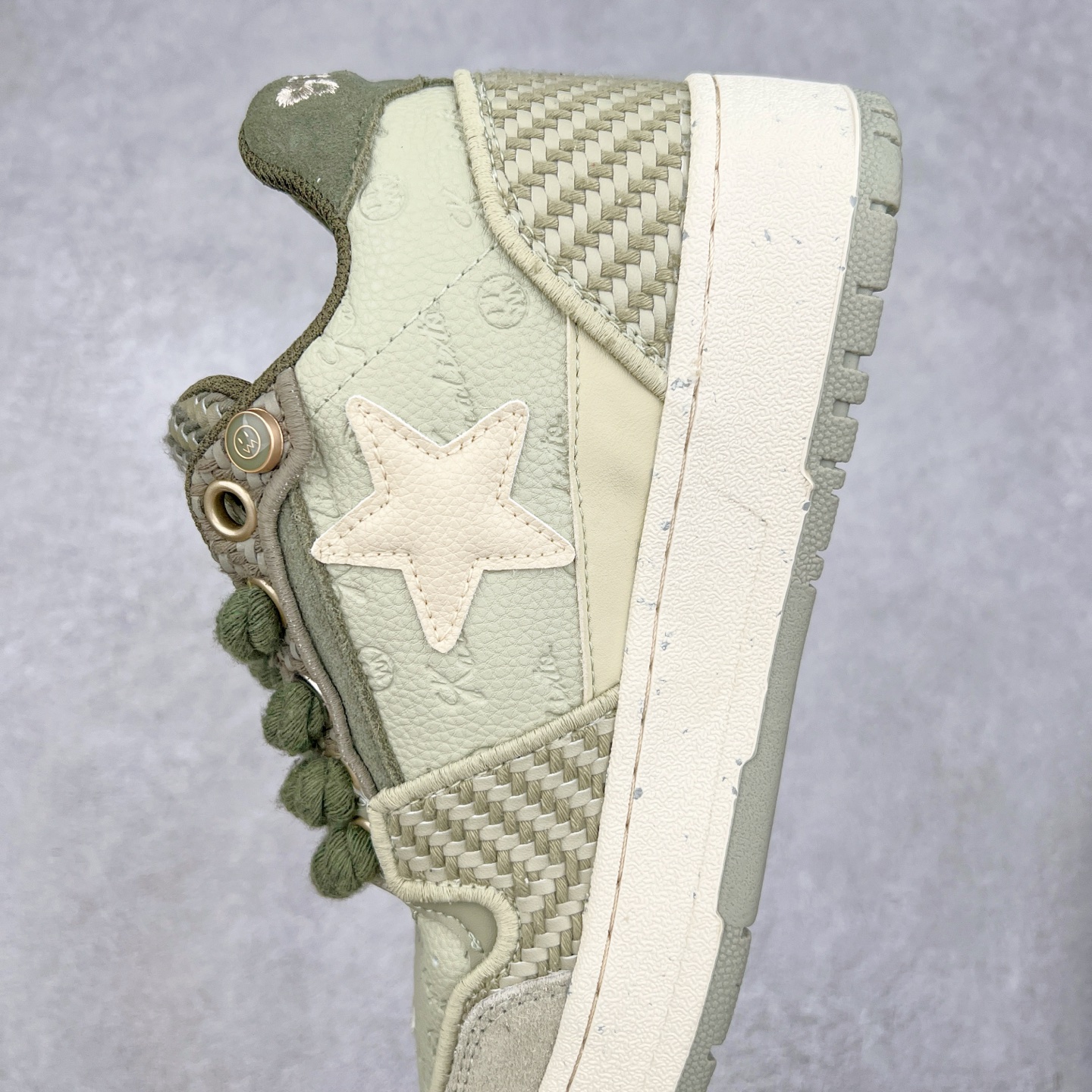 图片[7]-＃福利特价 KAALIXTO Retro Vintage 星星潮流休闲防滑耐磨低帮板鞋 此款鞋使用牛仔作为主要的鞋面材质 结实耐磨 鞋舌设计特有印花皮牌作为搭配充分凸显牛仔的特性 整体鞋款采用牛仔面料随意角度拼接的呈现方法 打破消费者原有对鞋子的刻板印象 让人耳目一新 织麦标在彰品品牌属性的同时更具牛仔的代表性元素 并采用加厚内里 穿着舒适透气 鞋底做旧氧化 尺码：36 37 38 39 40 41 42 43 44 45-选品中心