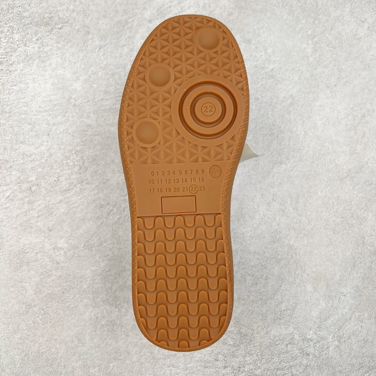 图片[9]-GG-CC 雷丝珍珠蝴蝶结德训鞋2.0系列阿甘复古风芭蕾舞鞋GGCC薄底百搭休闲运动鞋系列 #广东大厂品质 25ss春季新款 釆用今年最流行的#缎带蝴蝶结/珍珠鞋扣装饰 全手工拉帮工艺成型 反绒牛皮革拼接头层皮饰片鞋面材质 鞋身原装高密度防刮尼龙面料,极好柔软效果 双春日踏青舒适度和少女感 德训鞋界的白月光🌙 长时间走路和站立都不累脚 不管怎么搭配都好看 尺码：35 36 37 38 39 40-选品中心