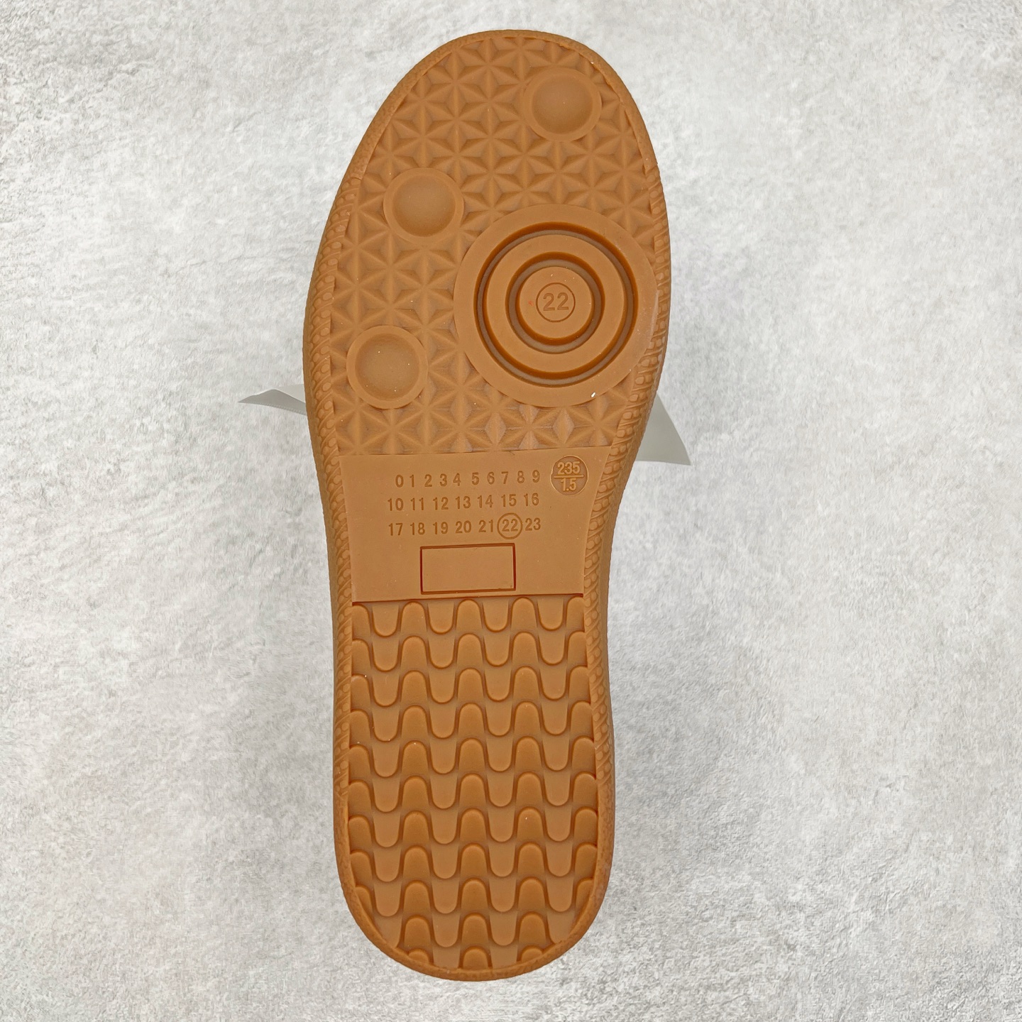 图片[9]-GG-CC 雷丝珍珠蝴蝶结德训鞋2.0系列阿甘复古风芭蕾舞鞋GGCC薄底百搭休闲运动鞋系列 #广东大厂品质 25ss春季新款 釆用今年最流行的#缎带蝴蝶结/珍珠鞋扣装饰 全手工拉帮工艺成型 反绒牛皮革拼接头层皮饰片鞋面材质 鞋身原装高密度防刮尼龙面料,极好柔软效果 双春日踏青舒适度和少女感 德训鞋界的白月光🌙 长时间走路和站立都不累脚 不管怎么搭配都好看 尺码：35 36 37 38 39 40-选品中心