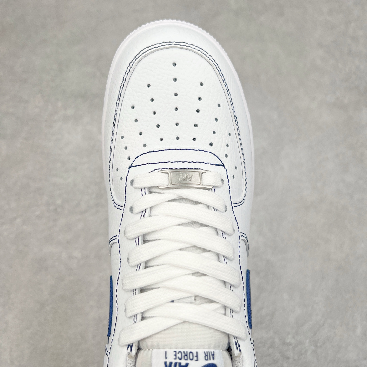 图片[4]-＃福利特价 NK Air Force 1´07 Low 空军一号低帮百搭休闲运动板鞋 柔软、弹性十足的缓震性能和出色的中底设计 横跨复古与现代的外型结合 造就出风靡全球 三十多年的Force 1 直到今天还深受青睐 尺码：36 36.5 37.5 38 38.5 39 40 40.5 41 42 42.5 43 44 44.5 45-选品中心